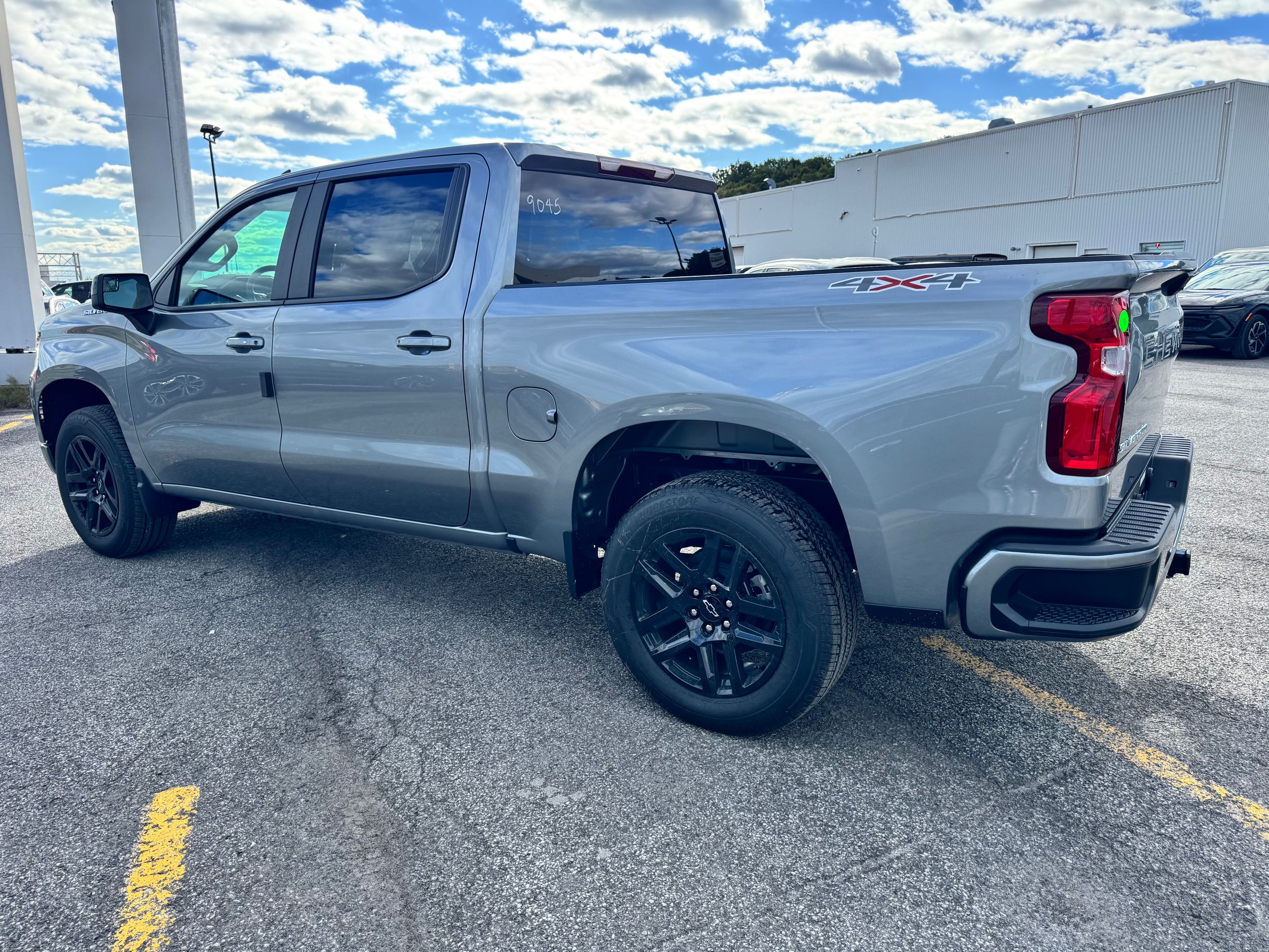 Photo 2026 Chevrolet Silverado 1500 RST #3