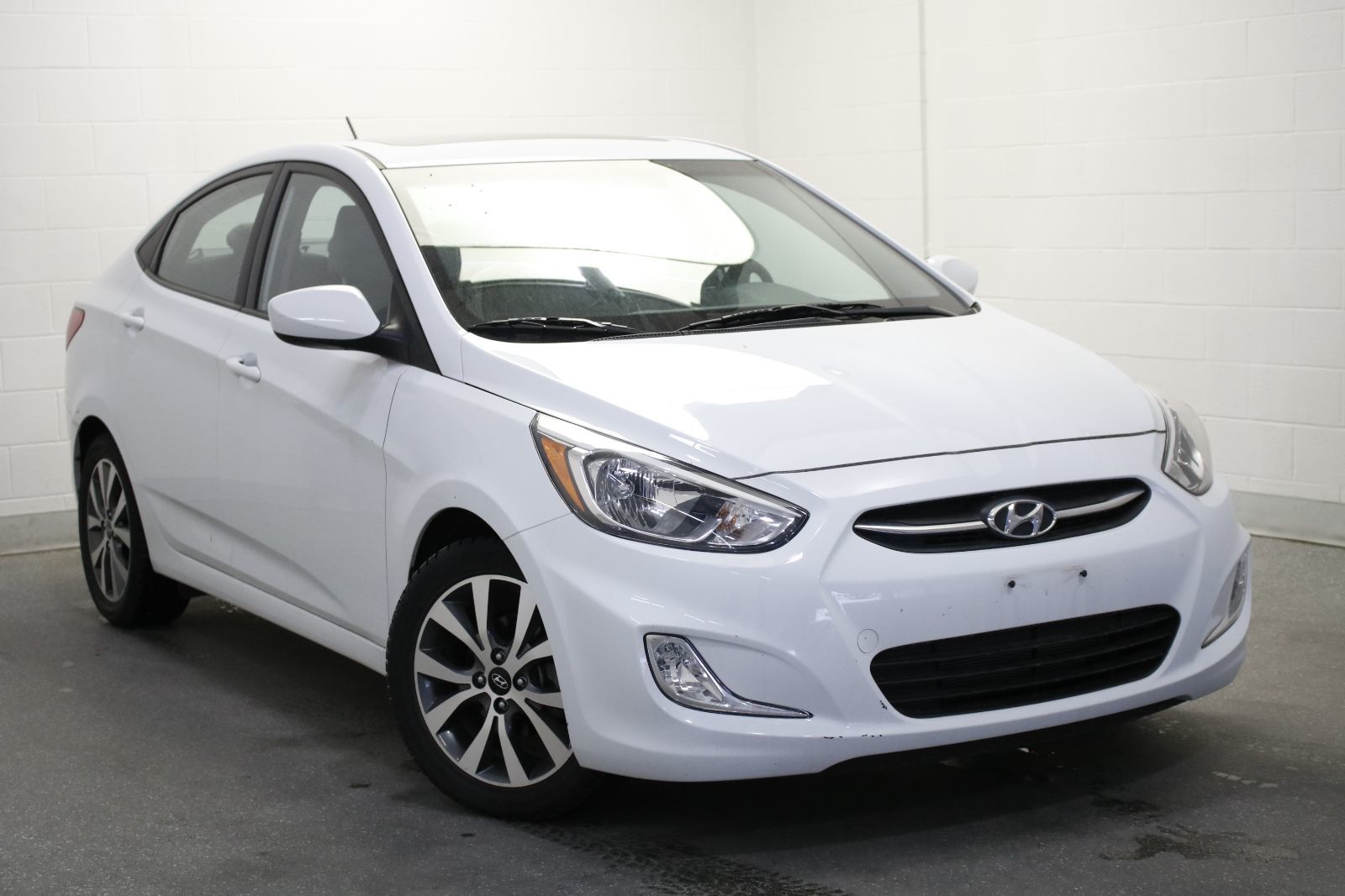 Hyundai Accent SE+BAS KILO+TOIT+BANC CHAUFFANTS 2017 Blanc 16 800 KM ...