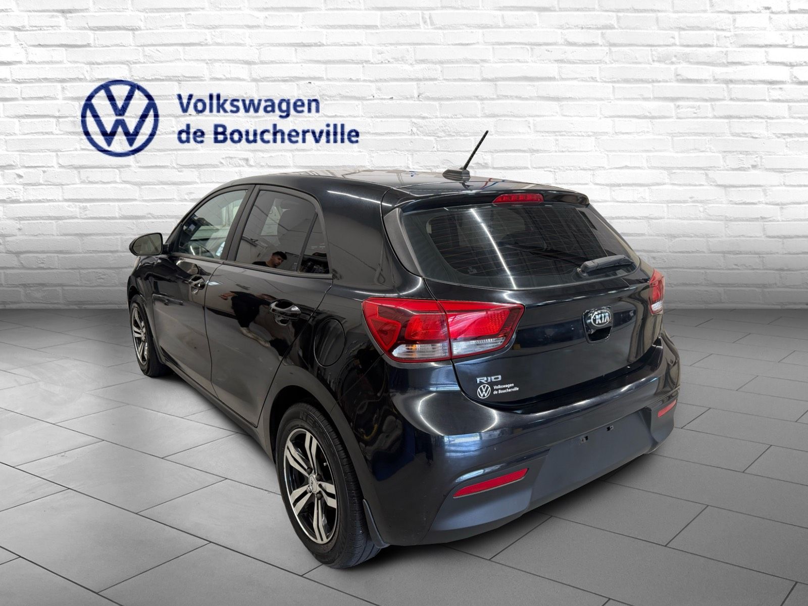 Photo 2018 Kia Rio 5-door LX + #3