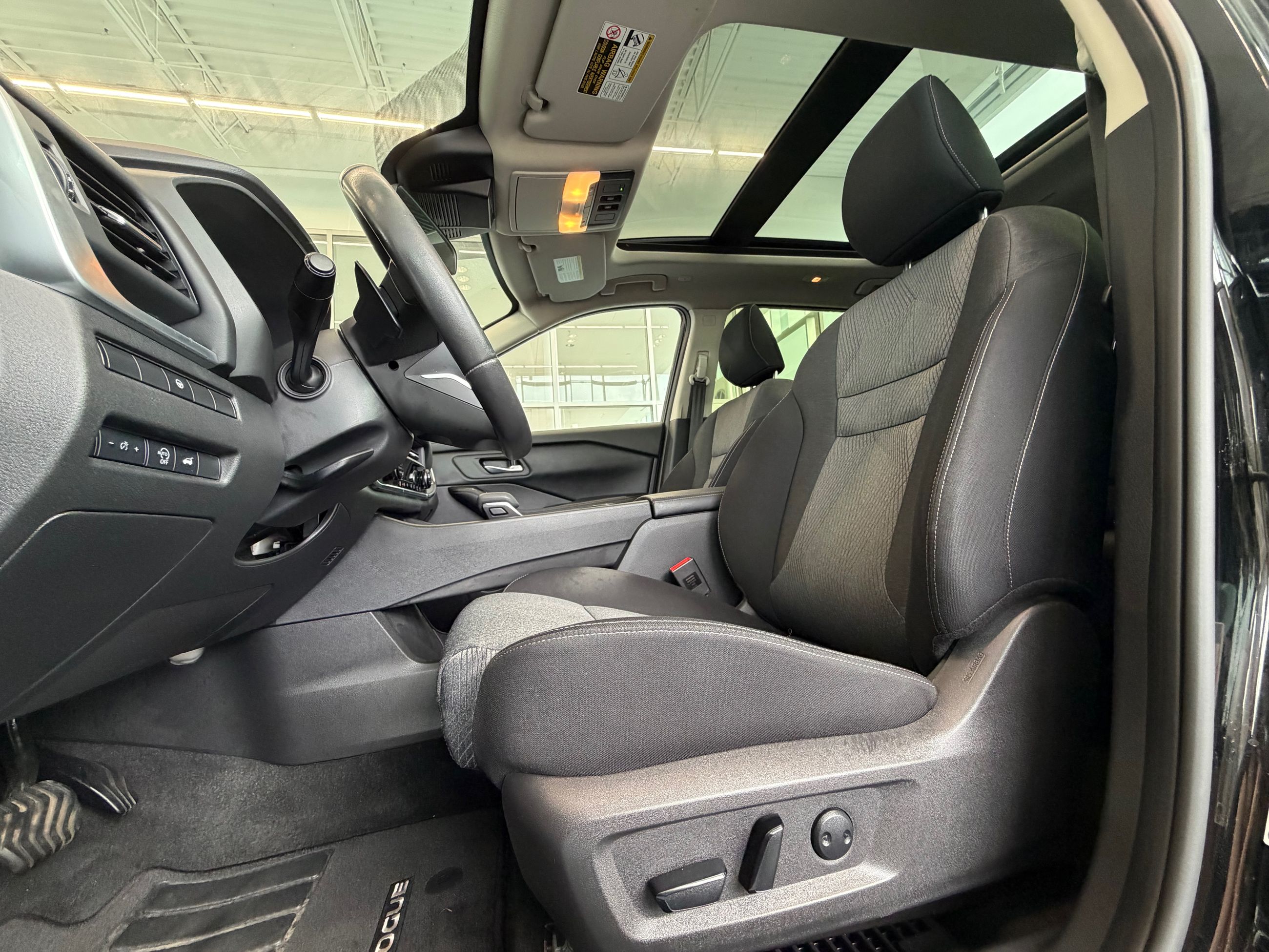 Photo 2024 Nissan Rogue SV Moonroof #8