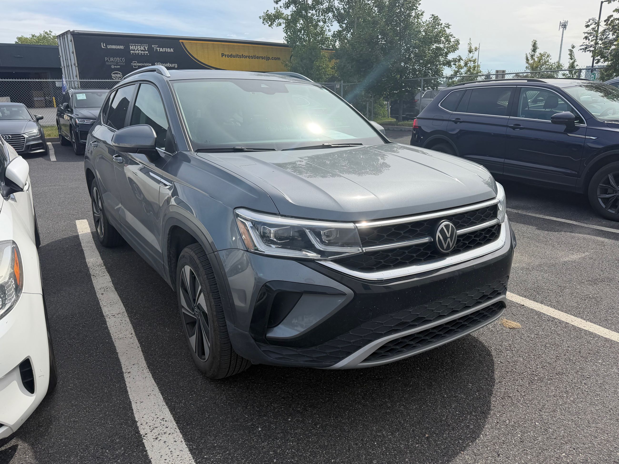 Photo 2024 Volkswagen Taos Highline #2