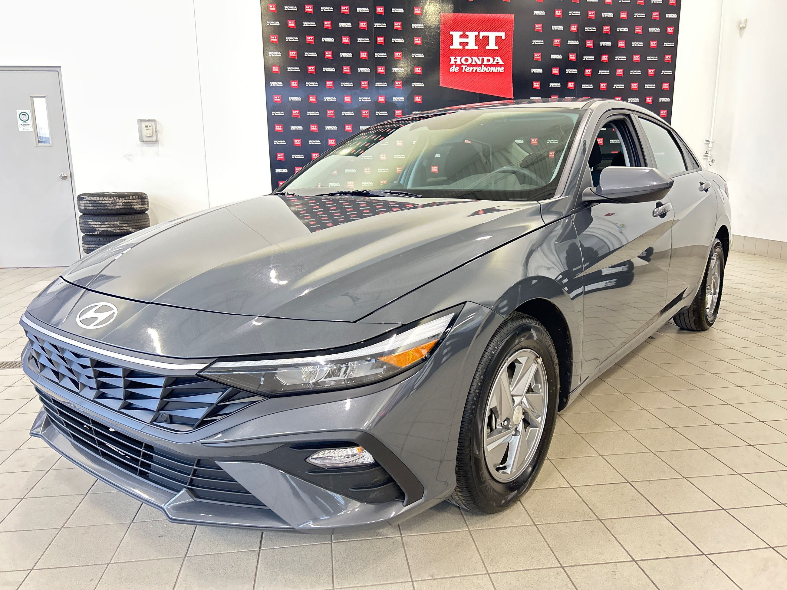 2025 Hyundai Elantra Essential
