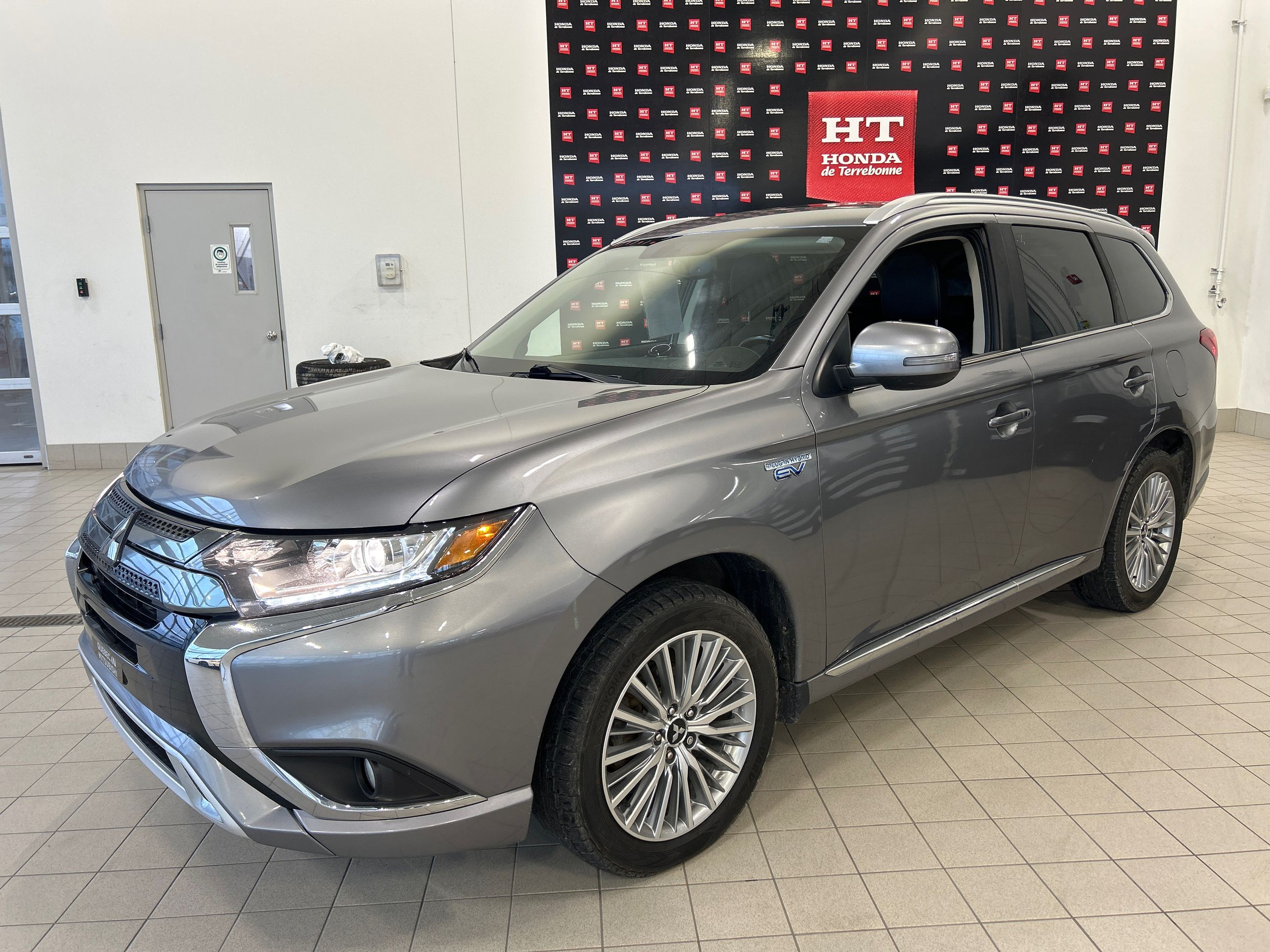2022 Mitsubishi Outlander LE