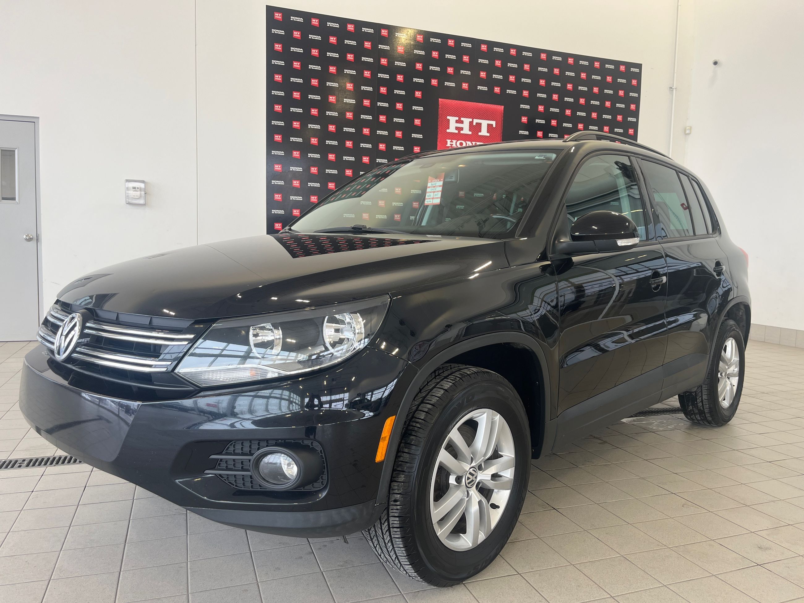 Volkswagen Tiguan Trendline 2017 | #B40448 | Honda de Terrebonne