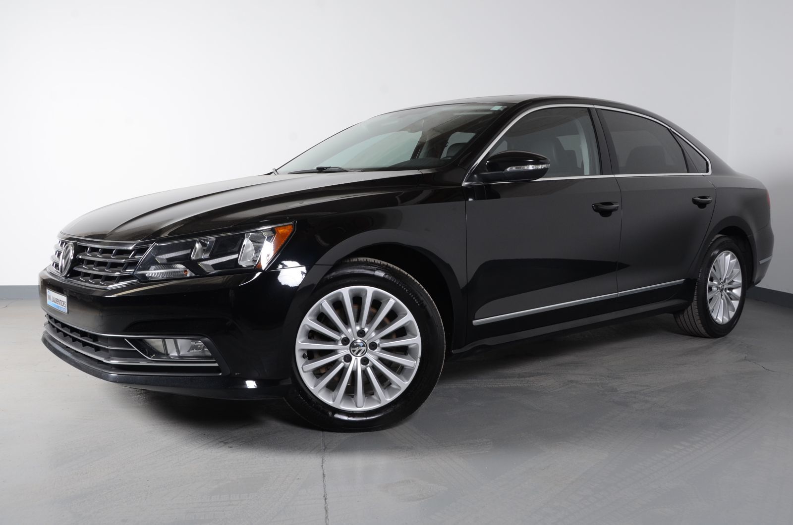 Used 16 Volkswagen Passat Comfortline Black 63 490 Km For Sale 0 Volkswagen Laurentides P32