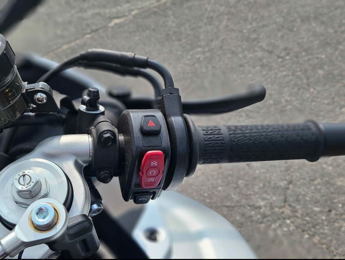 CF Moto 675SS  2025