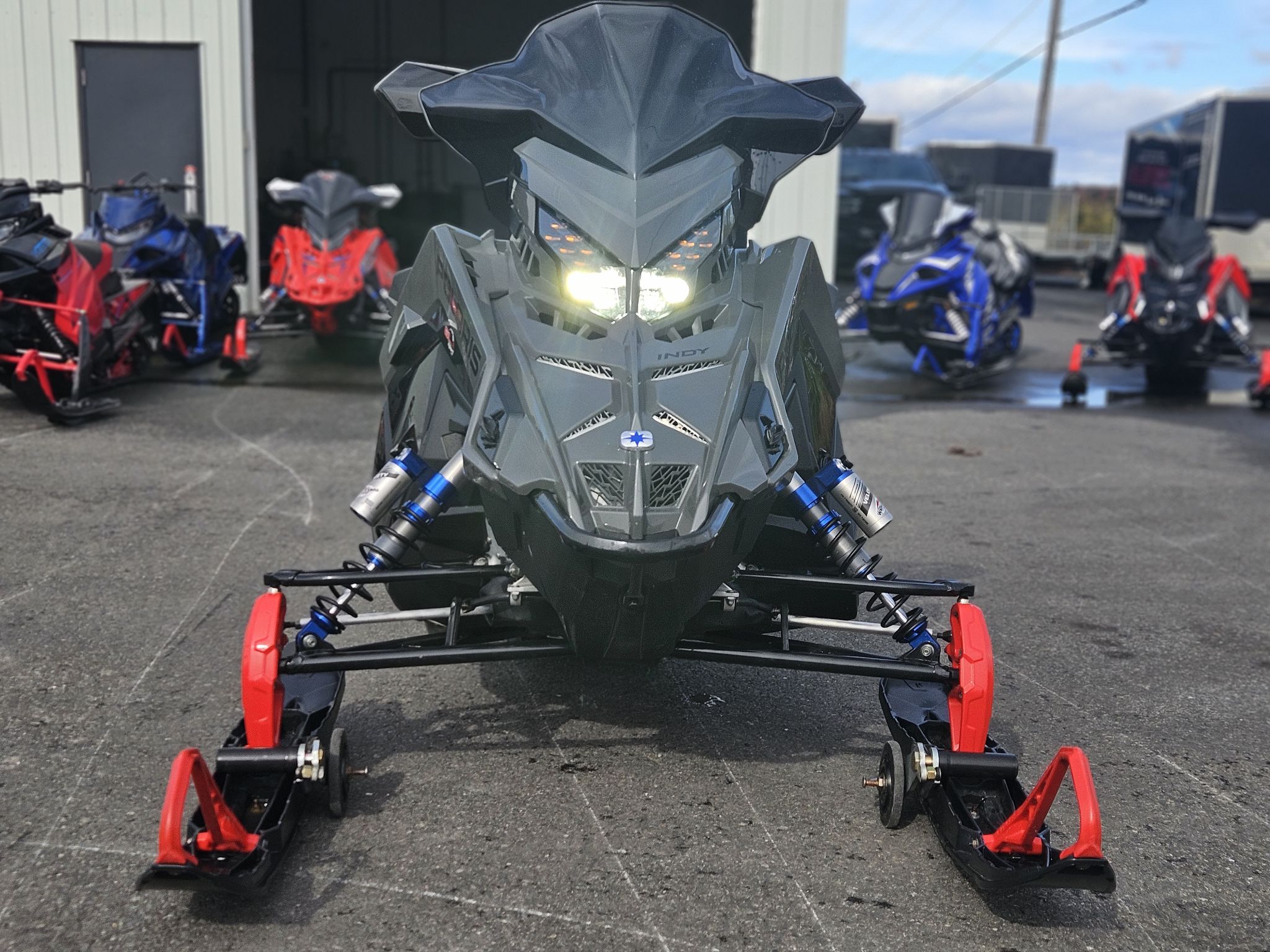 Polaris 850 Indy VR1 BOOST 137 DYNAMIX EDITION in.  0