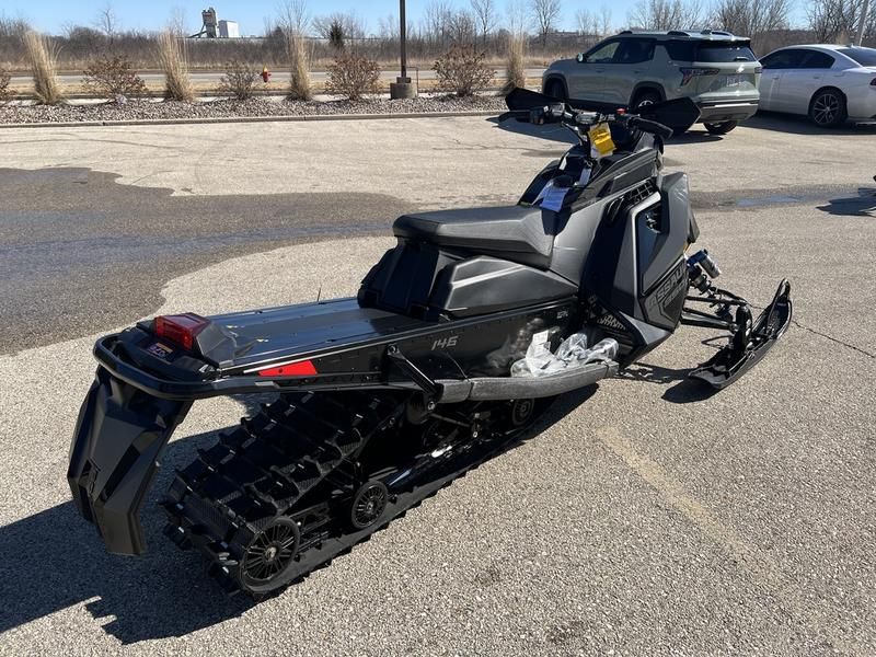 Polaris 850 SWITCHBACK ASSAULT 146  2025