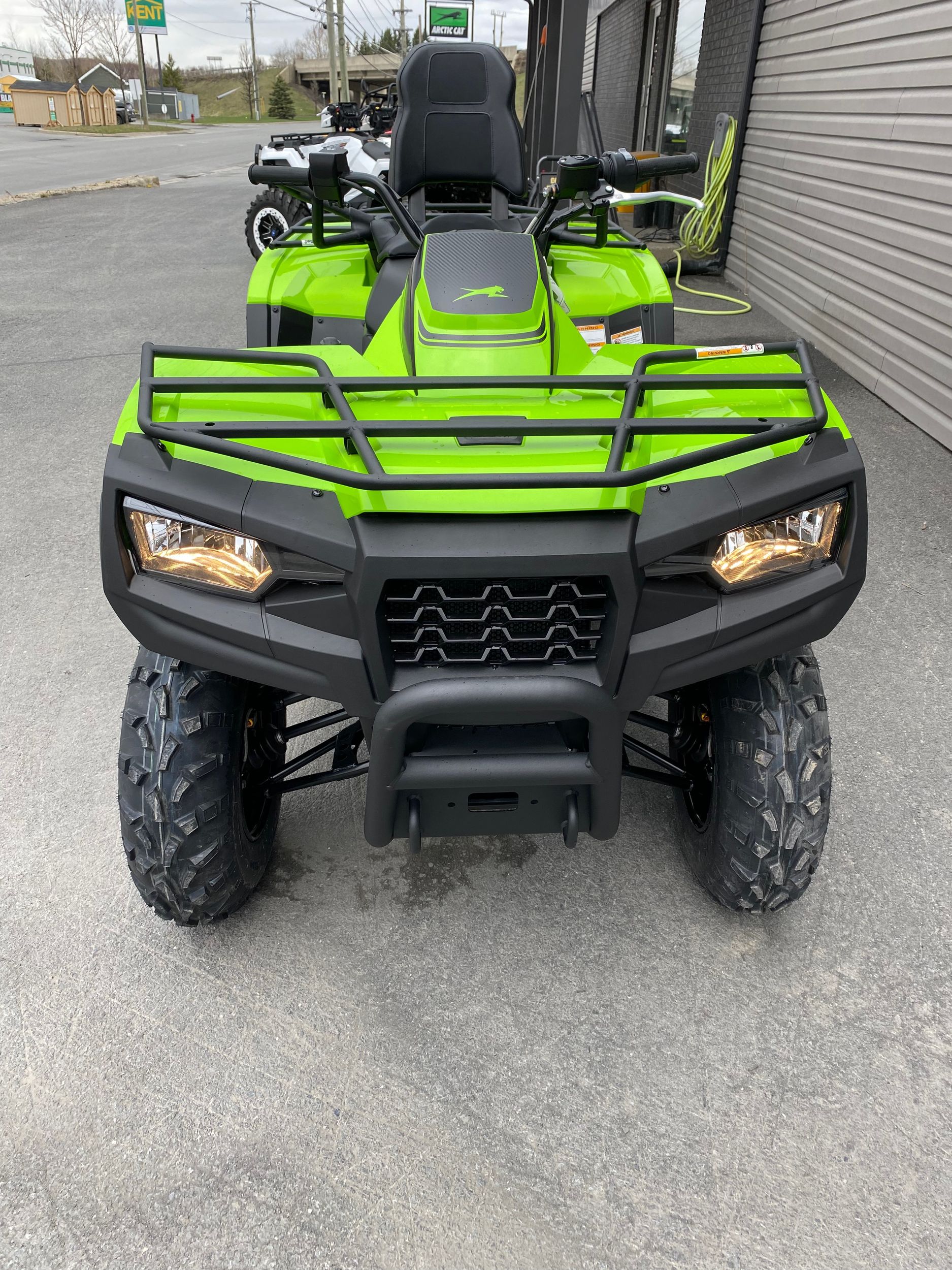 Arctic Cat ALTERRA TRV 600 EPS 45 HP Free cargo box and windshield 2023