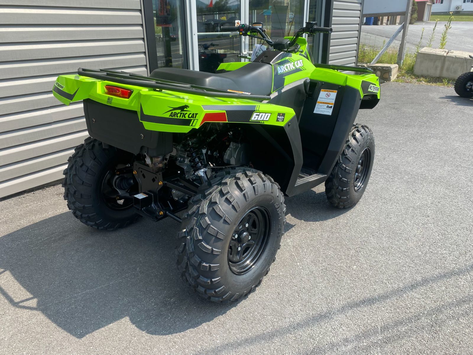 ARCTIC_CAT ALTERRA  600 EPS Free cargo box and windshield 2023