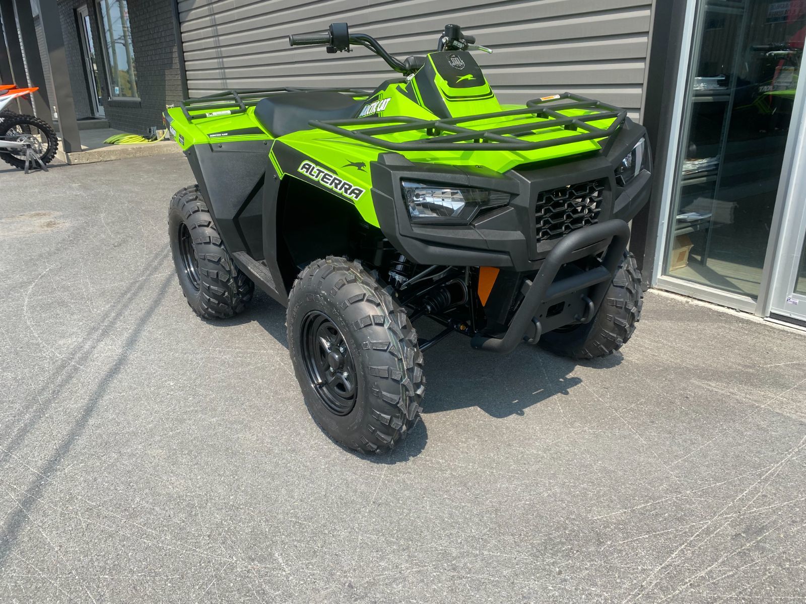 ARCTIC_CAT ALTERRA  600 EPS Free cargo box and windshield 2023