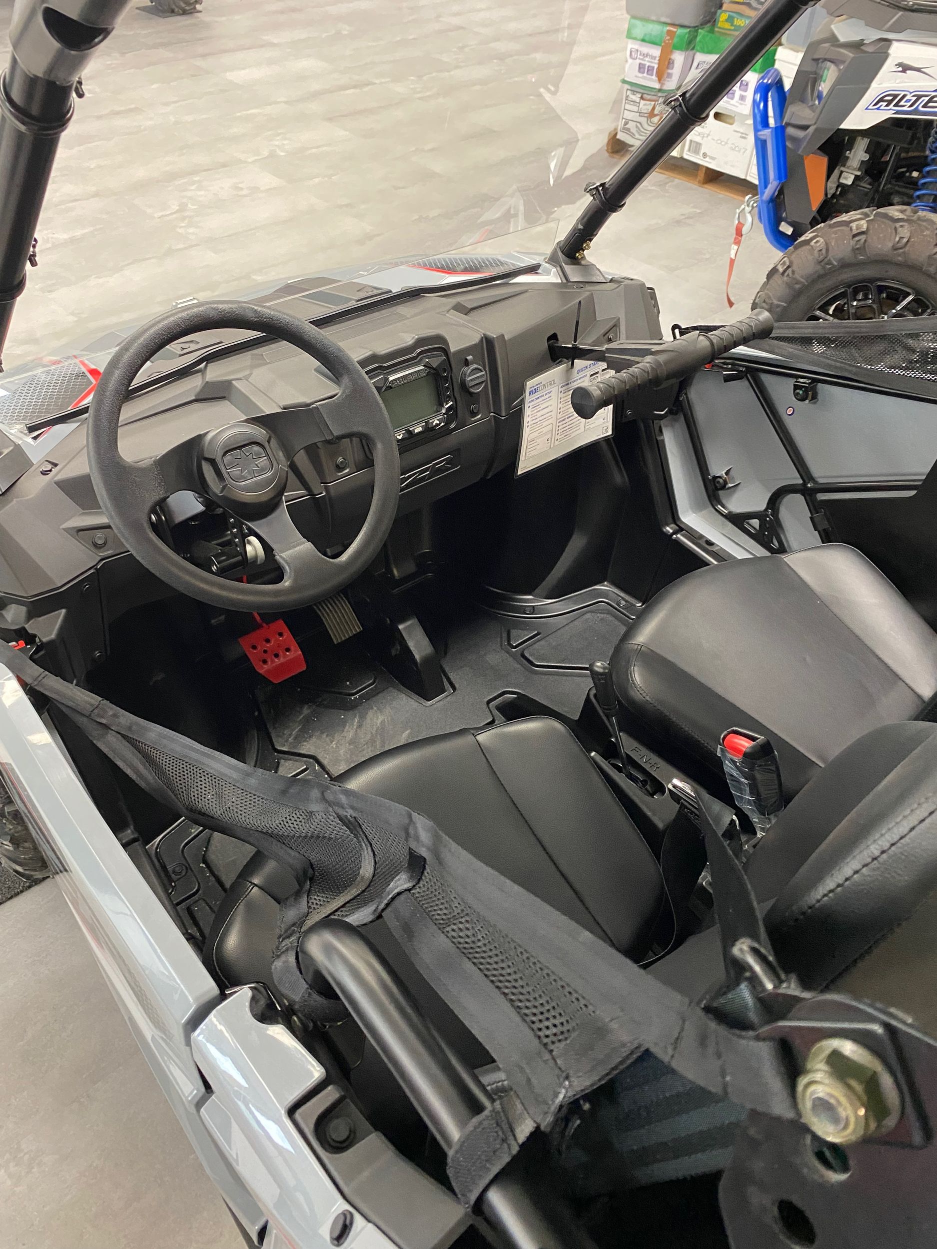 Polaris RZR 200 EFI  2025