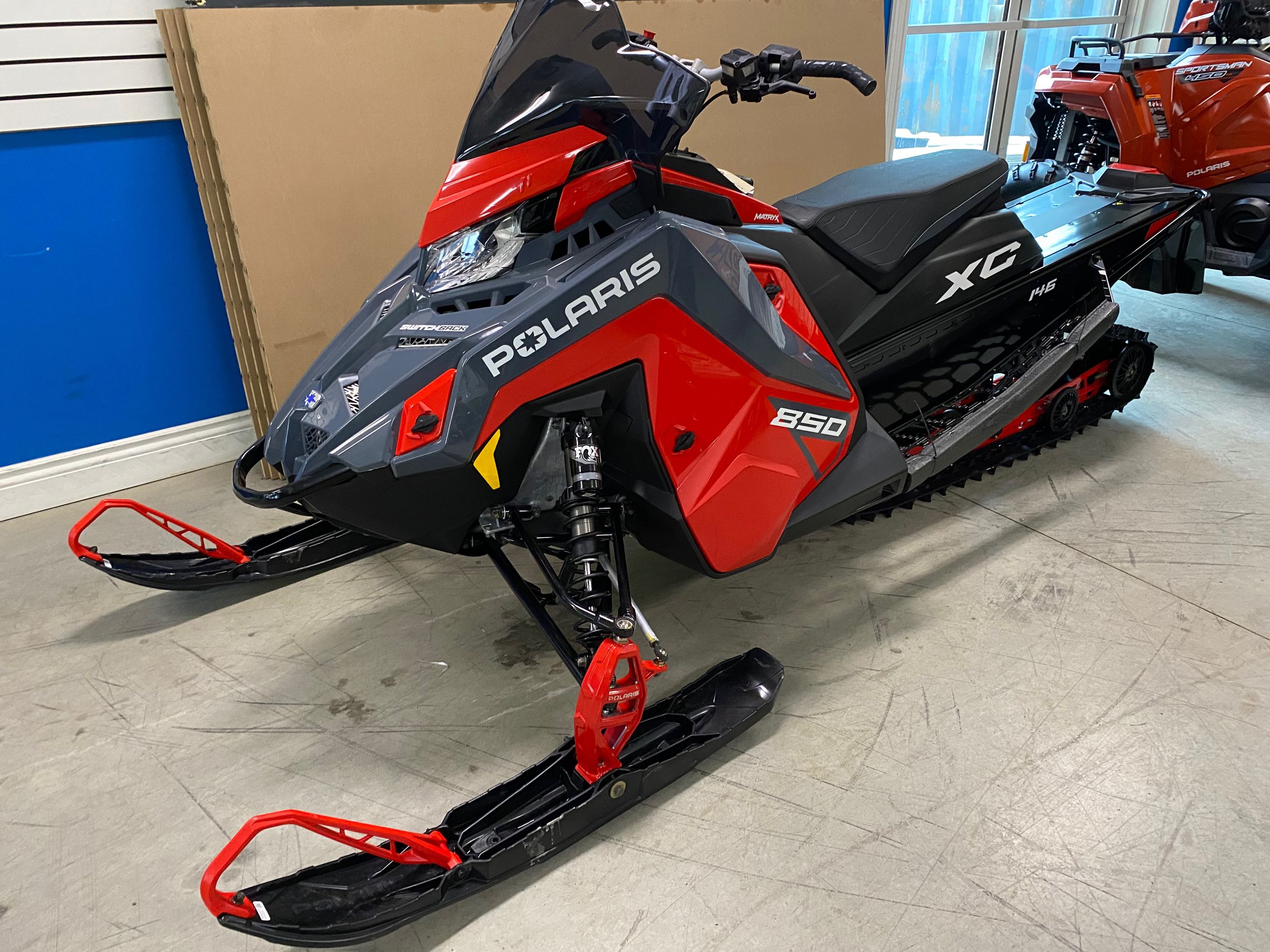 Polaris SWITCHBACK XC 146 850  2024