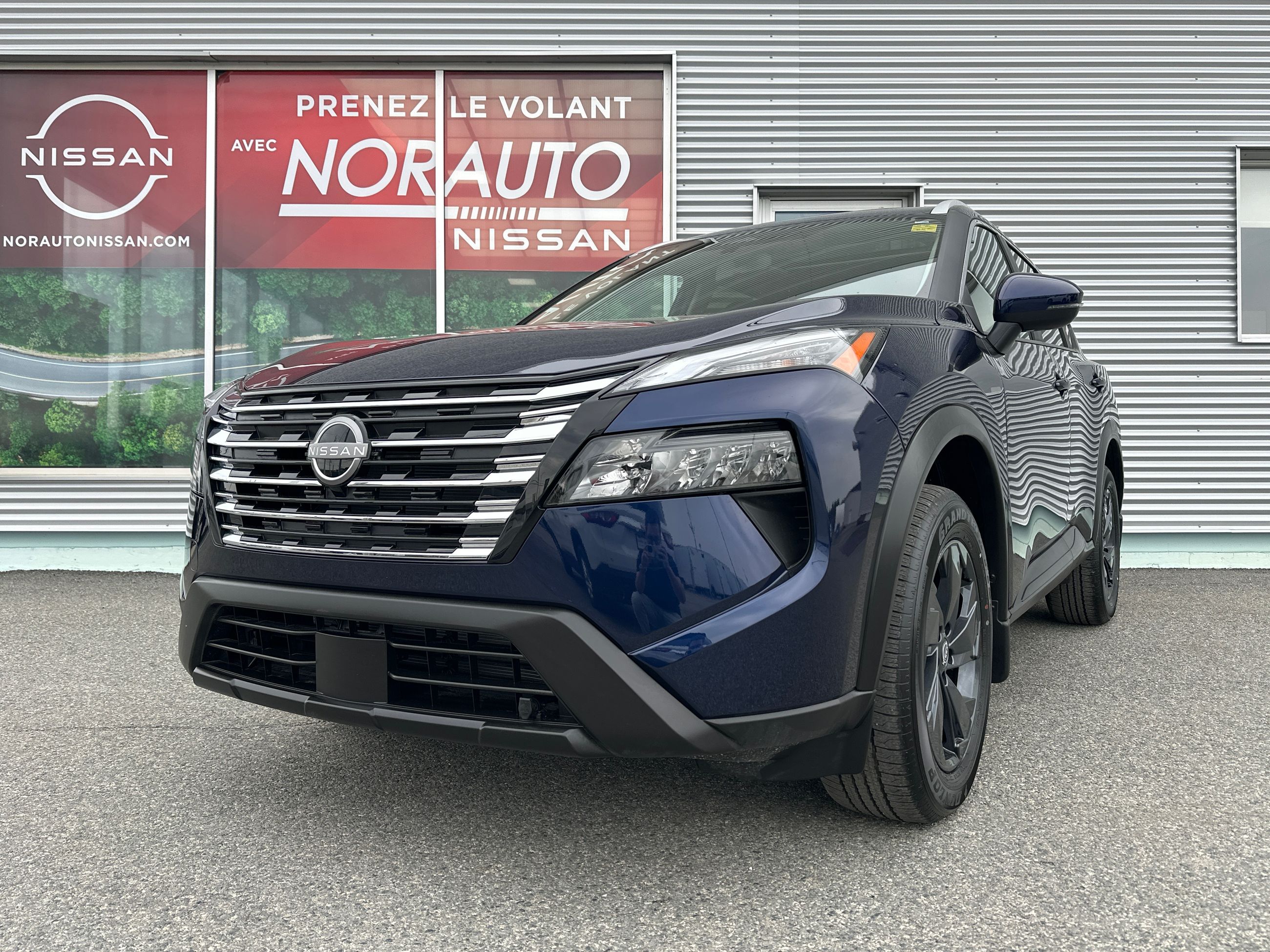 2026 Nissan Rogue SV Moonroof