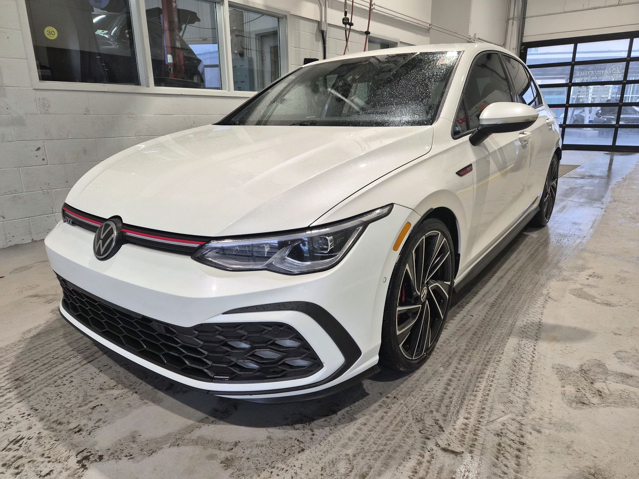 2023 Volkswagen Golf GTI PERFORMANCE
