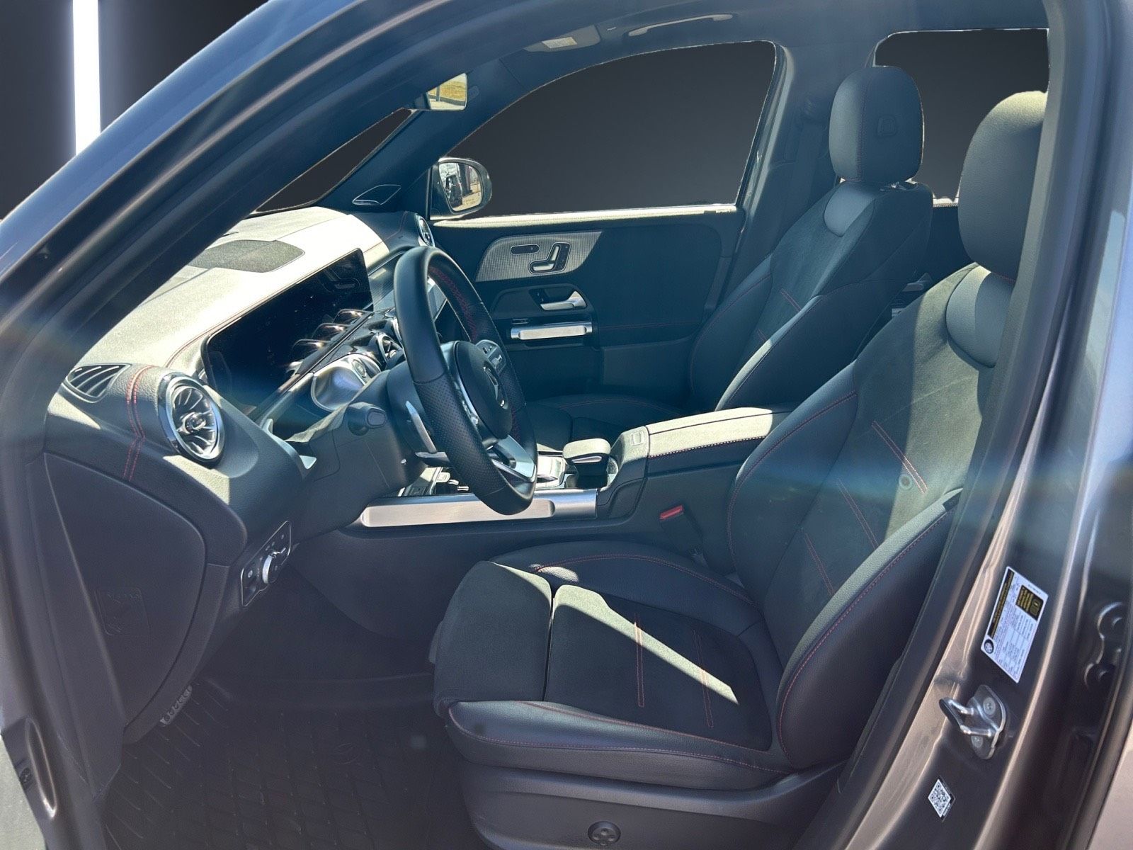 Mercedes-Benz EQB350 4MATIC SUV 2023