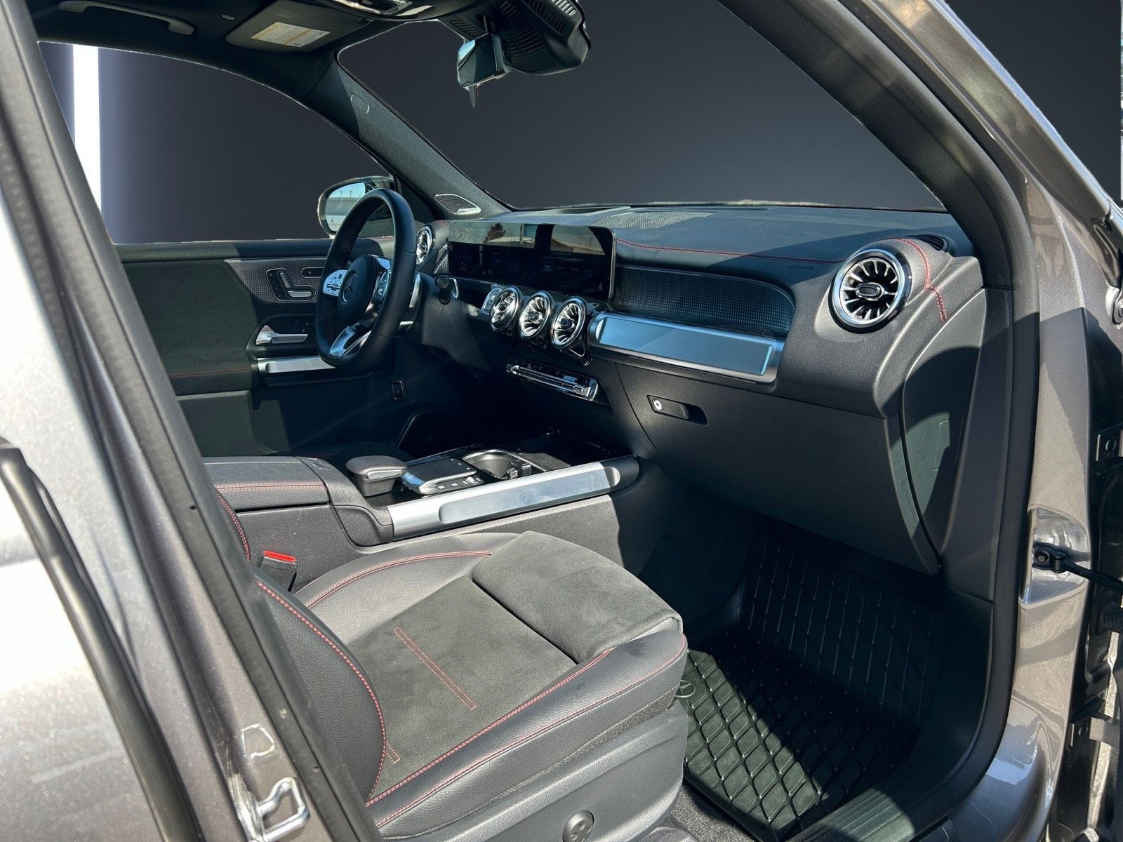 Mercedes-Benz EQB350 4MATIC SUV 2023