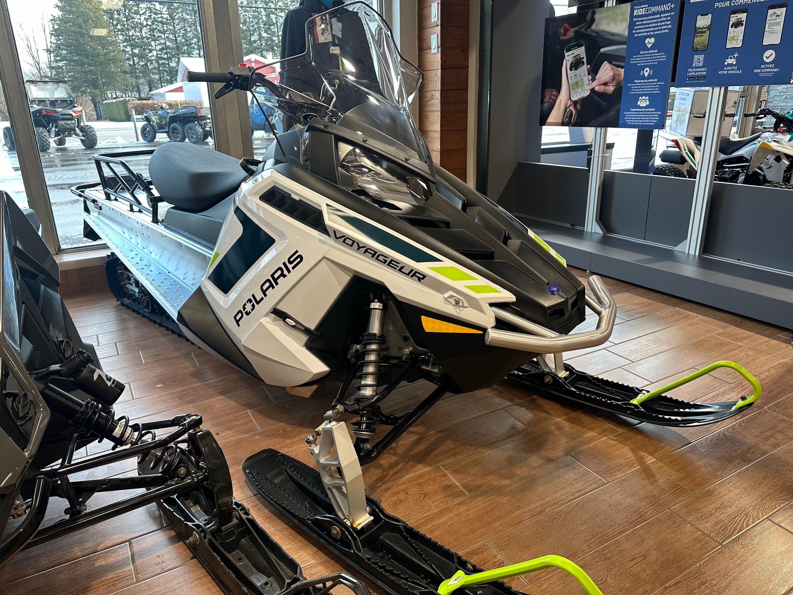 Polaris 550 VOYAGEUR 144 ES  2025