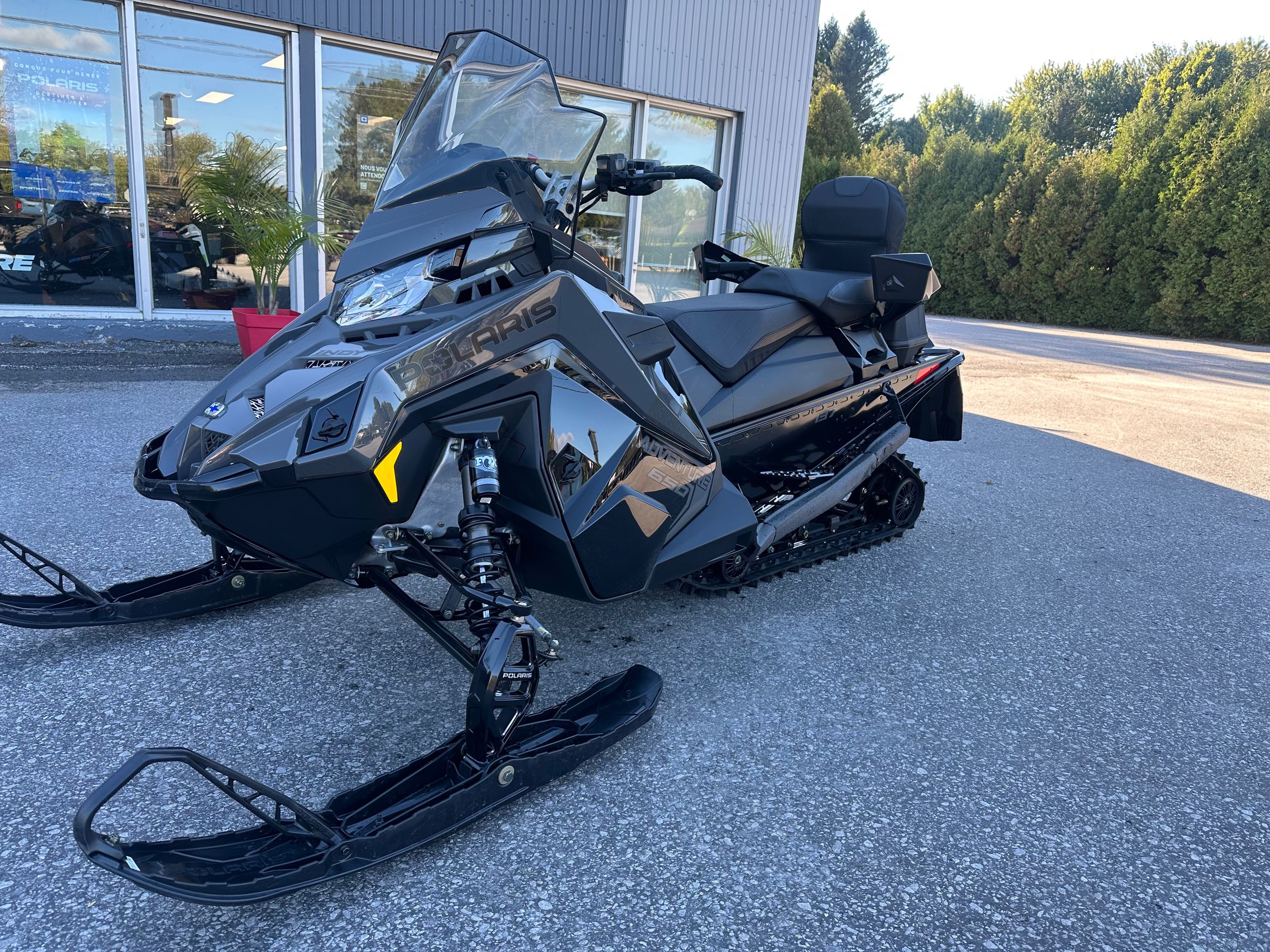 2025 Polaris 650 INDY ADVENTURE 137 1.35