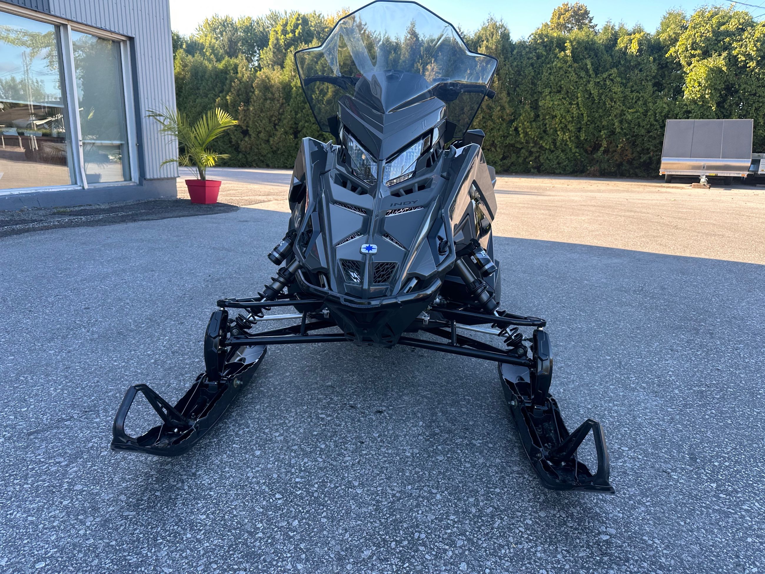 2025 Polaris 650 INDY ADVENTURE 137 1.35