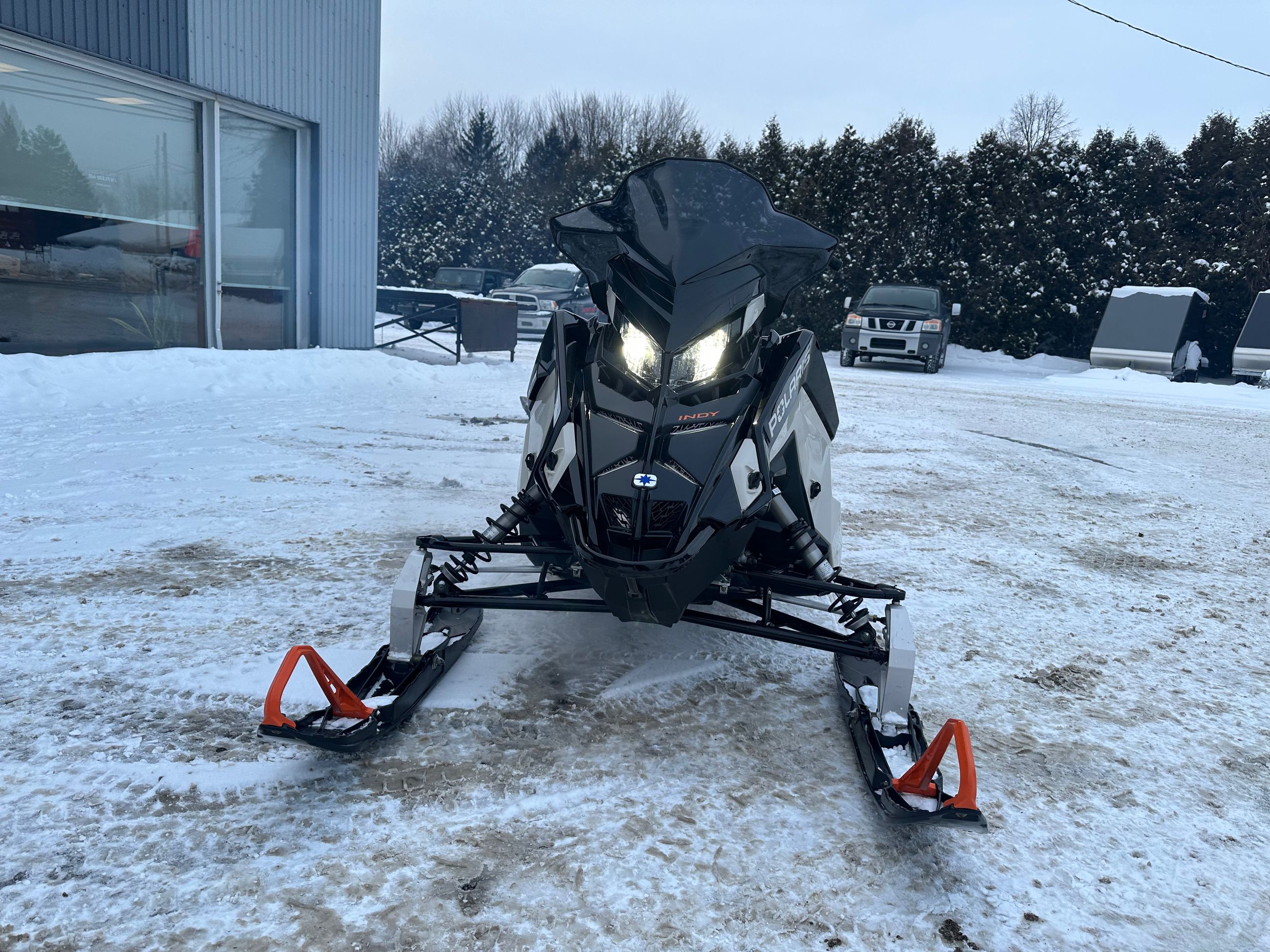 2025 Polaris 650 INDY SP 137 2 ans de garantie ou 2000$ de rabais