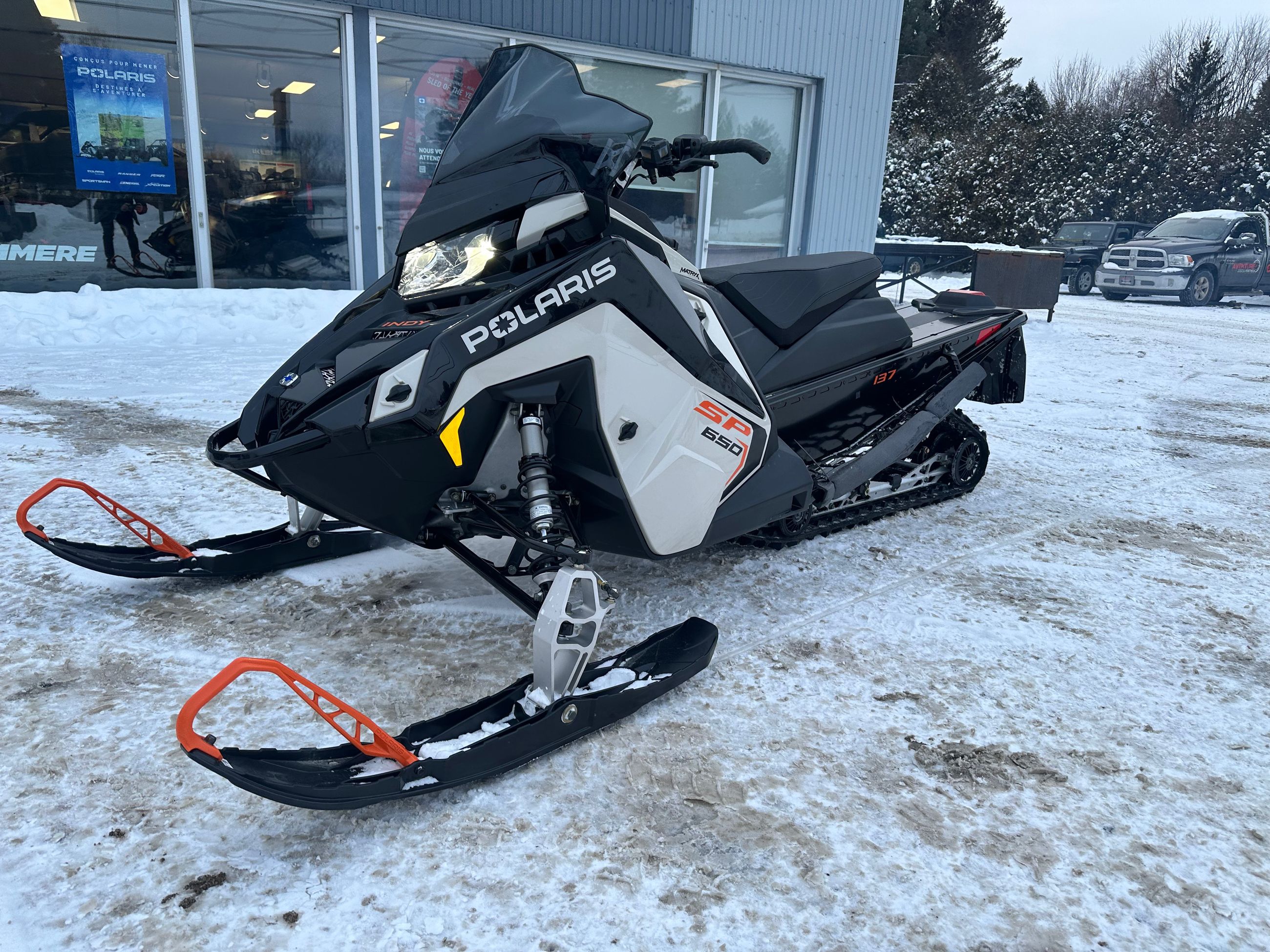 2025 Polaris 650 INDY SP 137 2 ans de garantie ou 2000$ de rabais