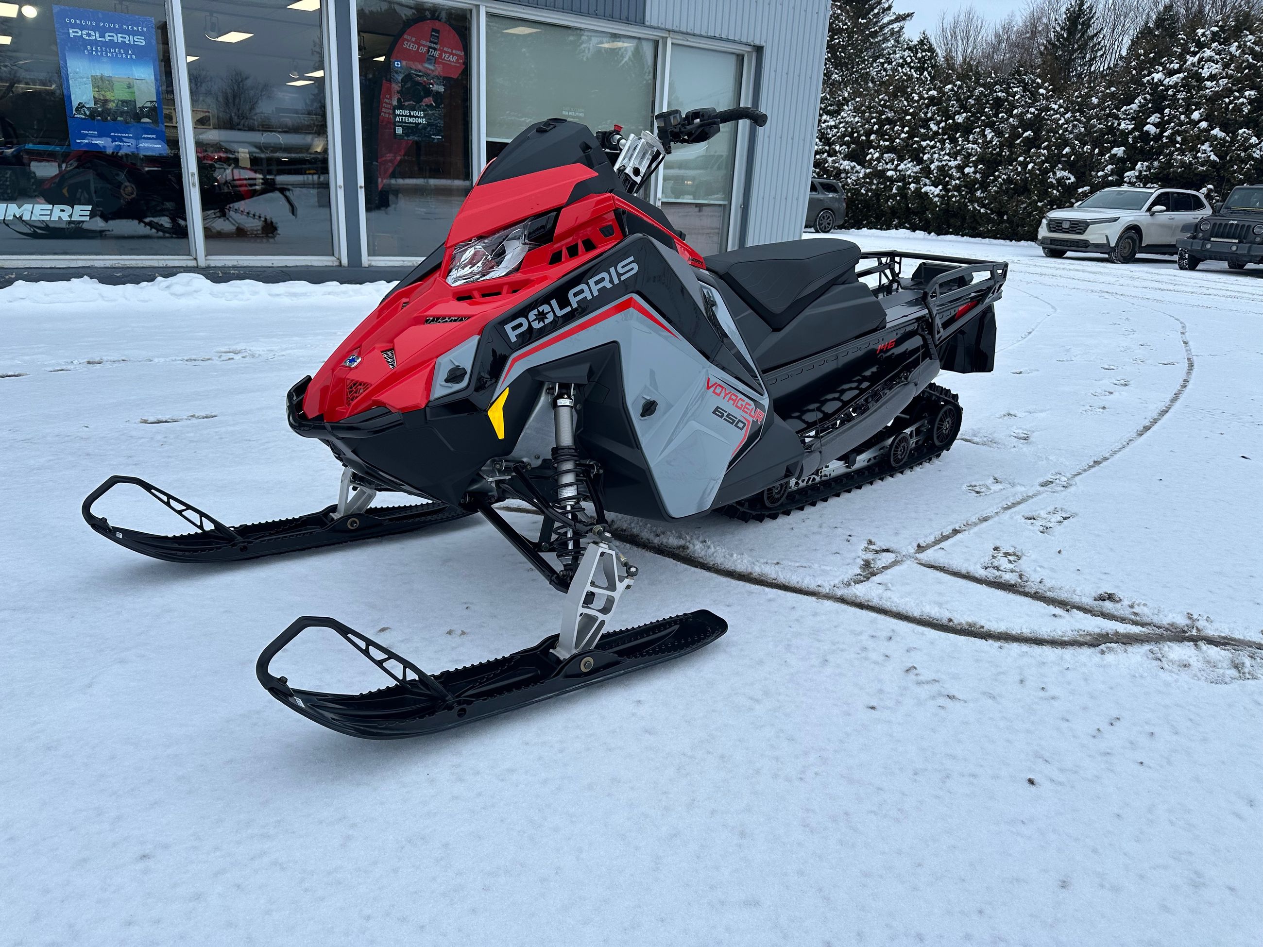 2025 Polaris 650 VOYAGEUR 146 1.6 2 ans de garantie ou 2000$ de Rabais