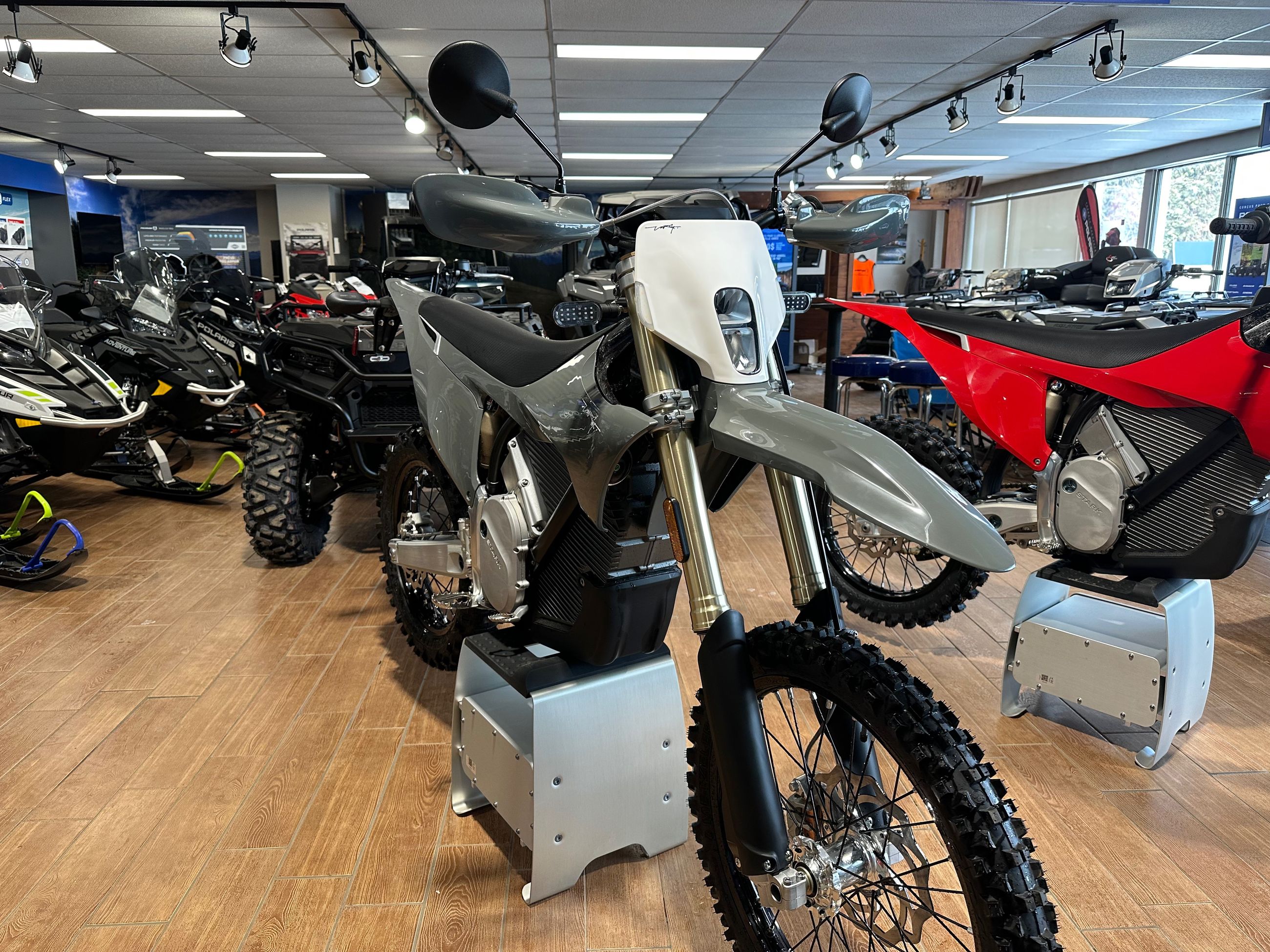 STARK FUTURE VARG EX ALPHA 80HP 2026