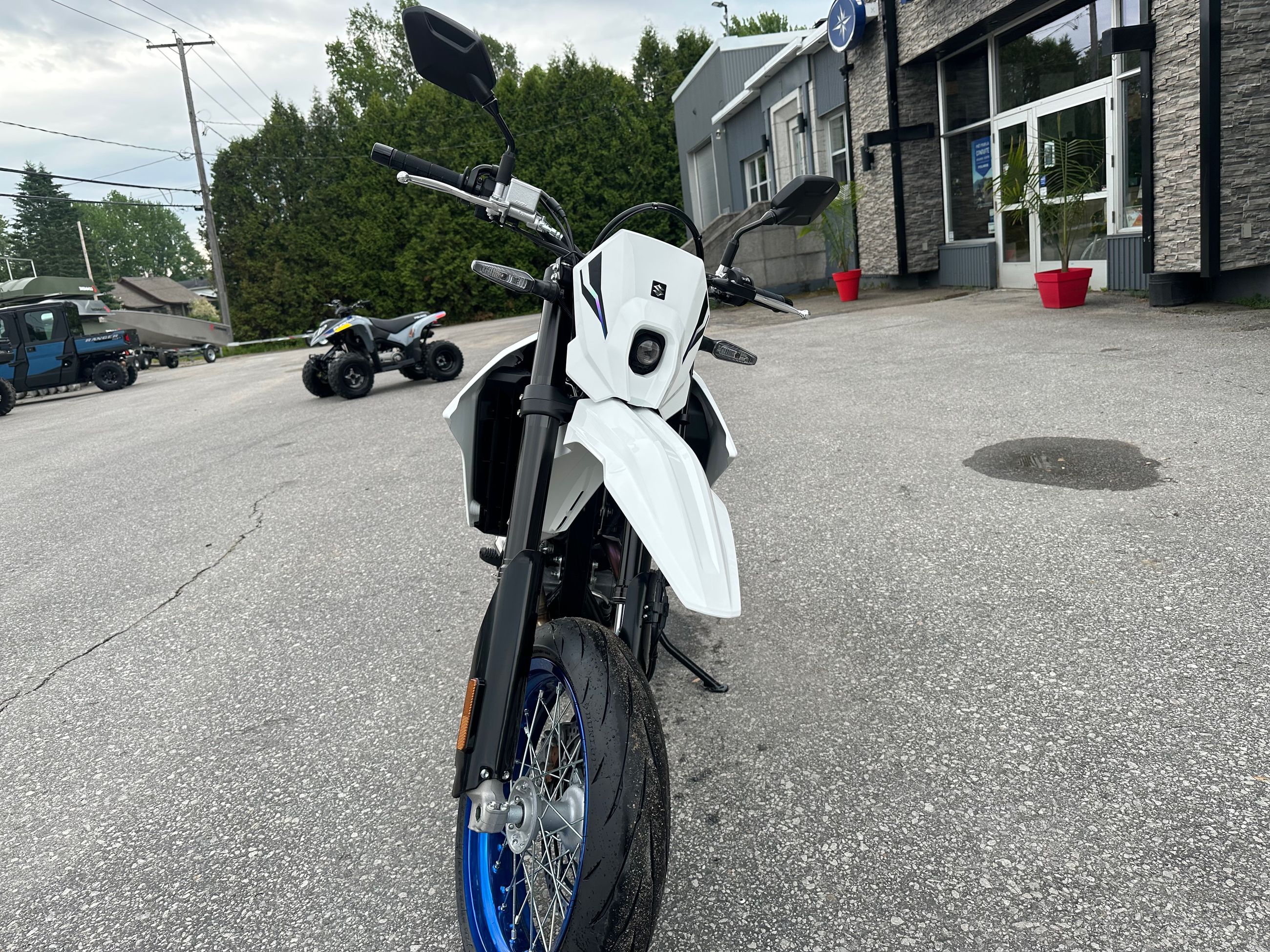 2025 Suzuki DR-Z4SM