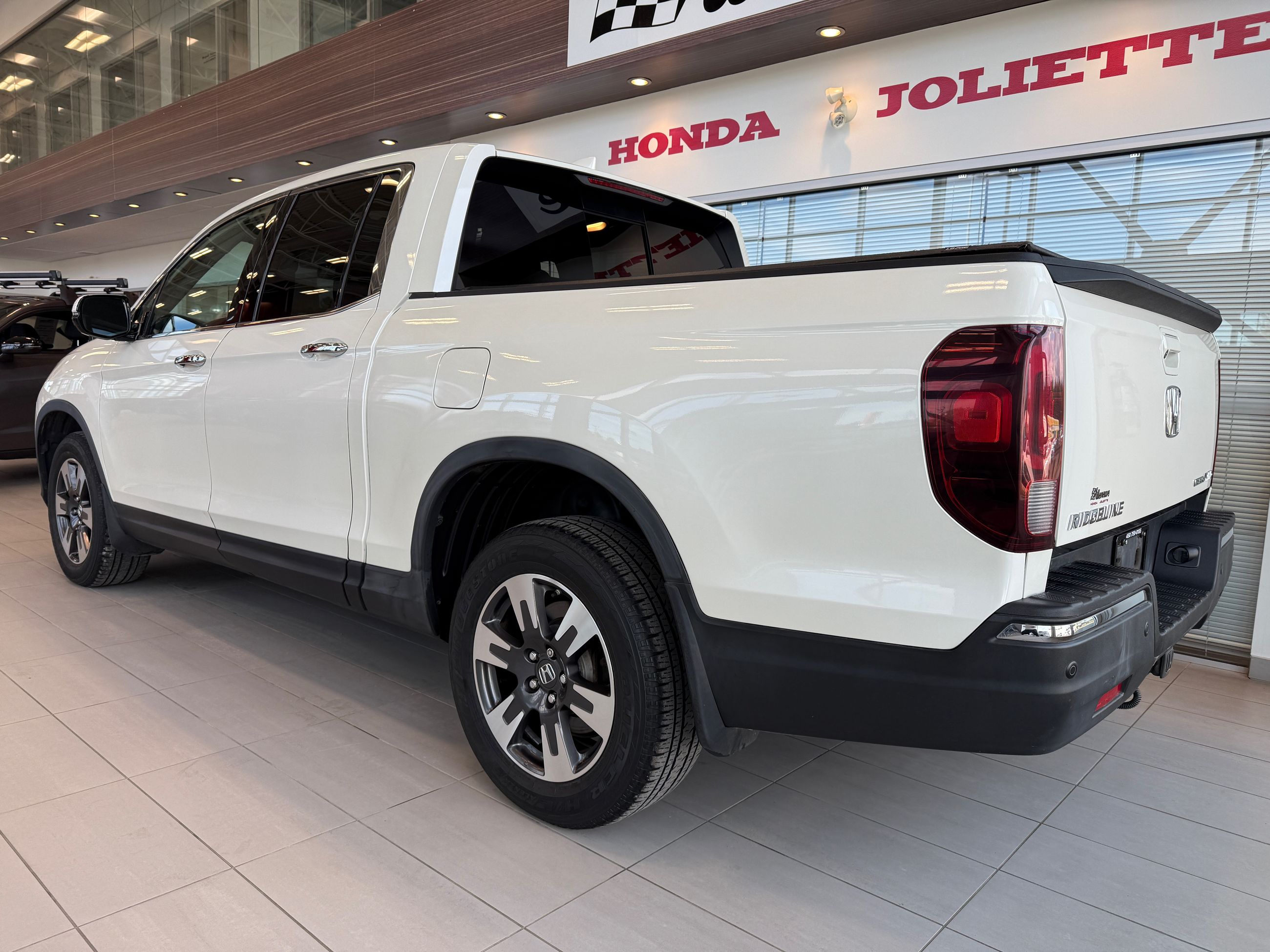 Honda Ridgeline Touring AWD 2017-9