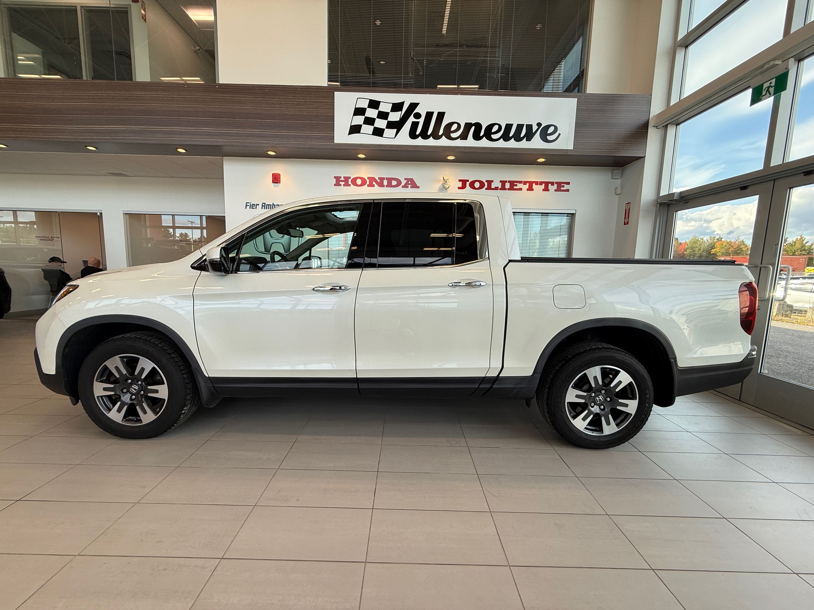 Honda Ridgeline Touring AWD 2017-8