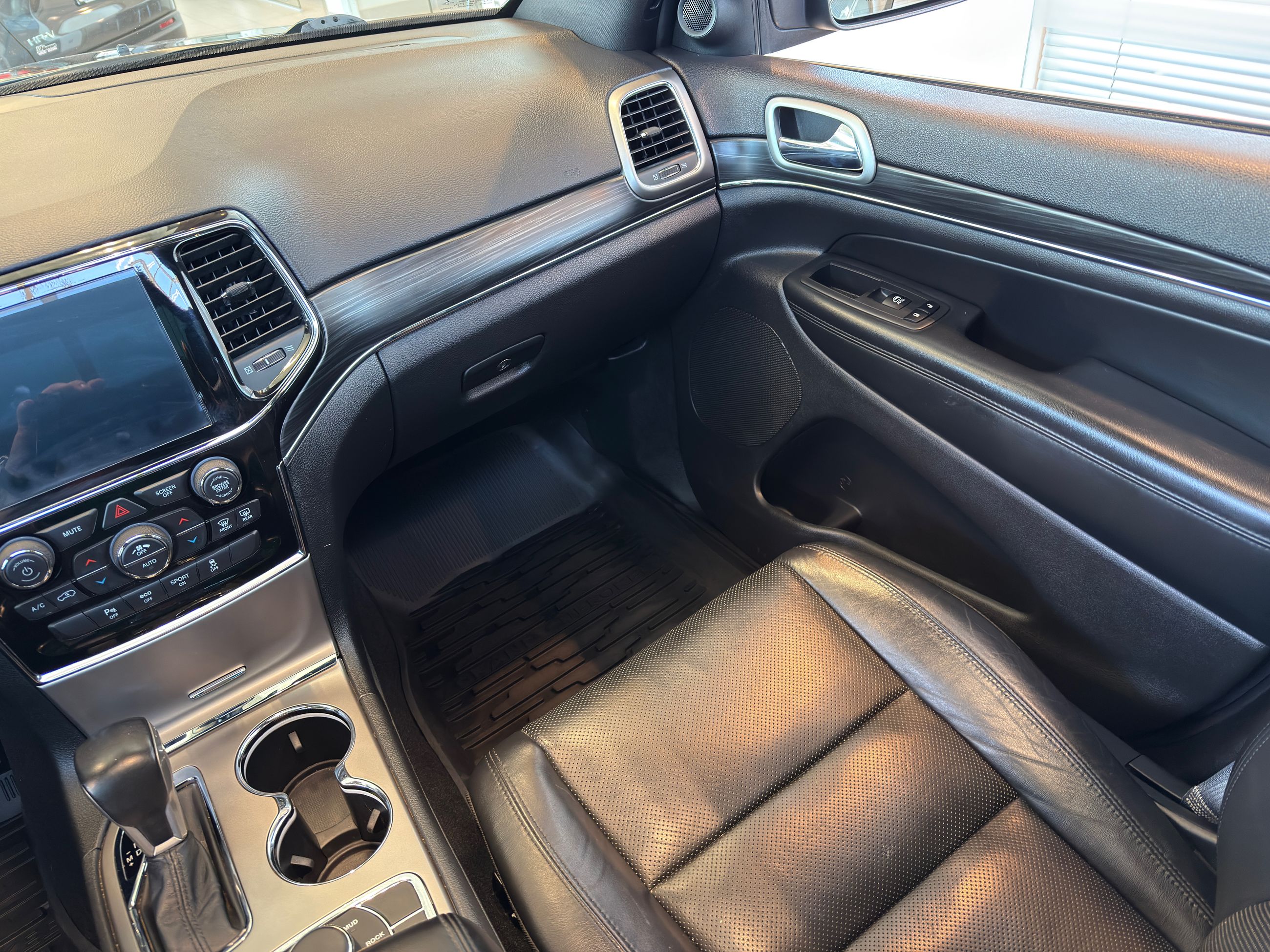 Jeep Grand Cherokee Limited 2019-16