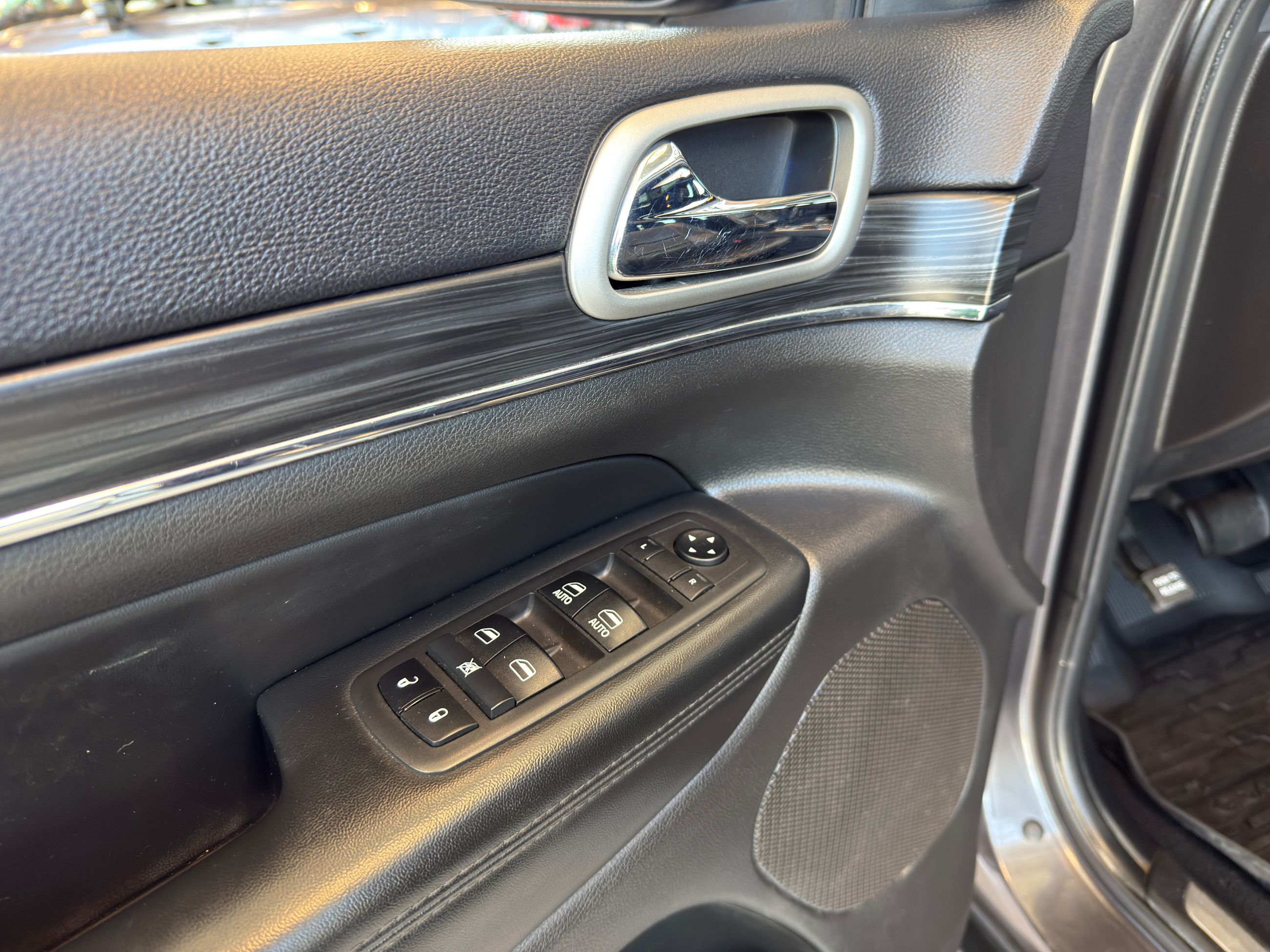 Jeep Grand Cherokee Limited 2019-27