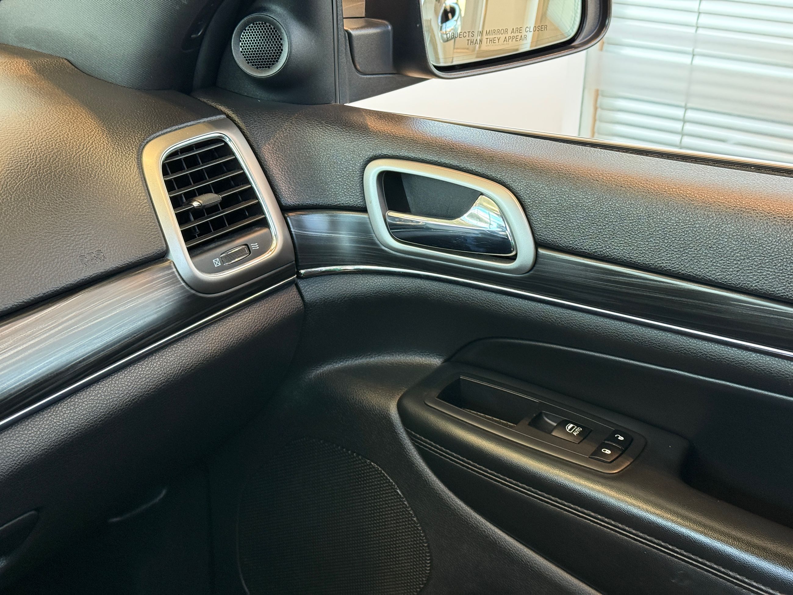 Jeep Grand Cherokee Limited 2019-26