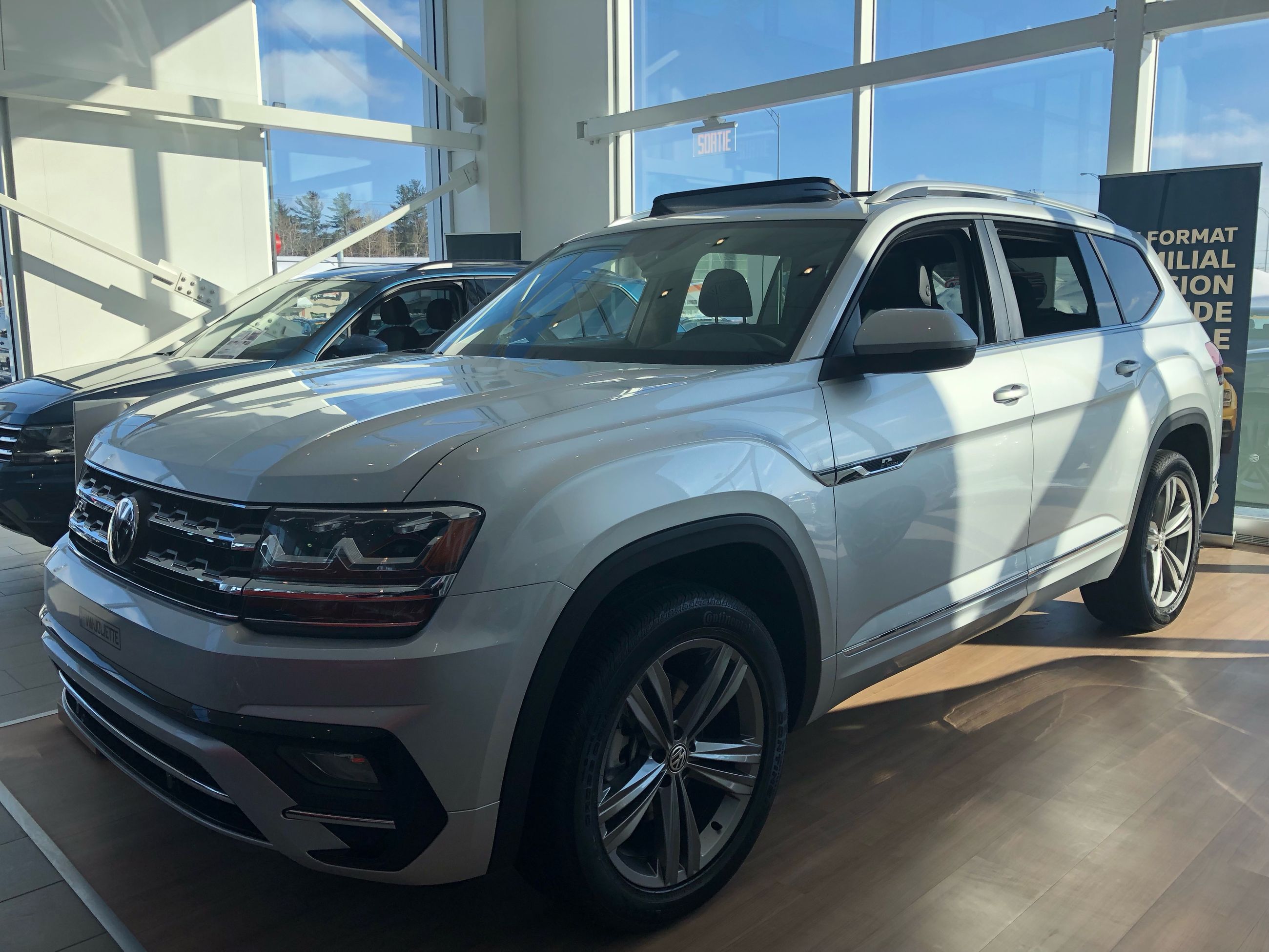 New 2019 Volkswagen Atlas HIGHLINE ARGENT REFLEX MÉTALLISÉ 53885.0 Joliette VW 19138
