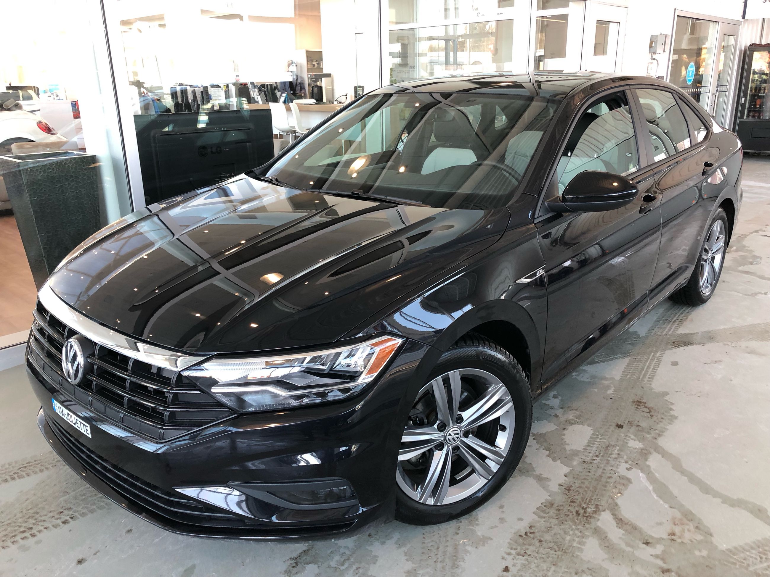 Volkswagen Jetta HIGHLINE 2019 NOIR PROFOND NACRÉ neuf 28940.0 Joliette VW 19048