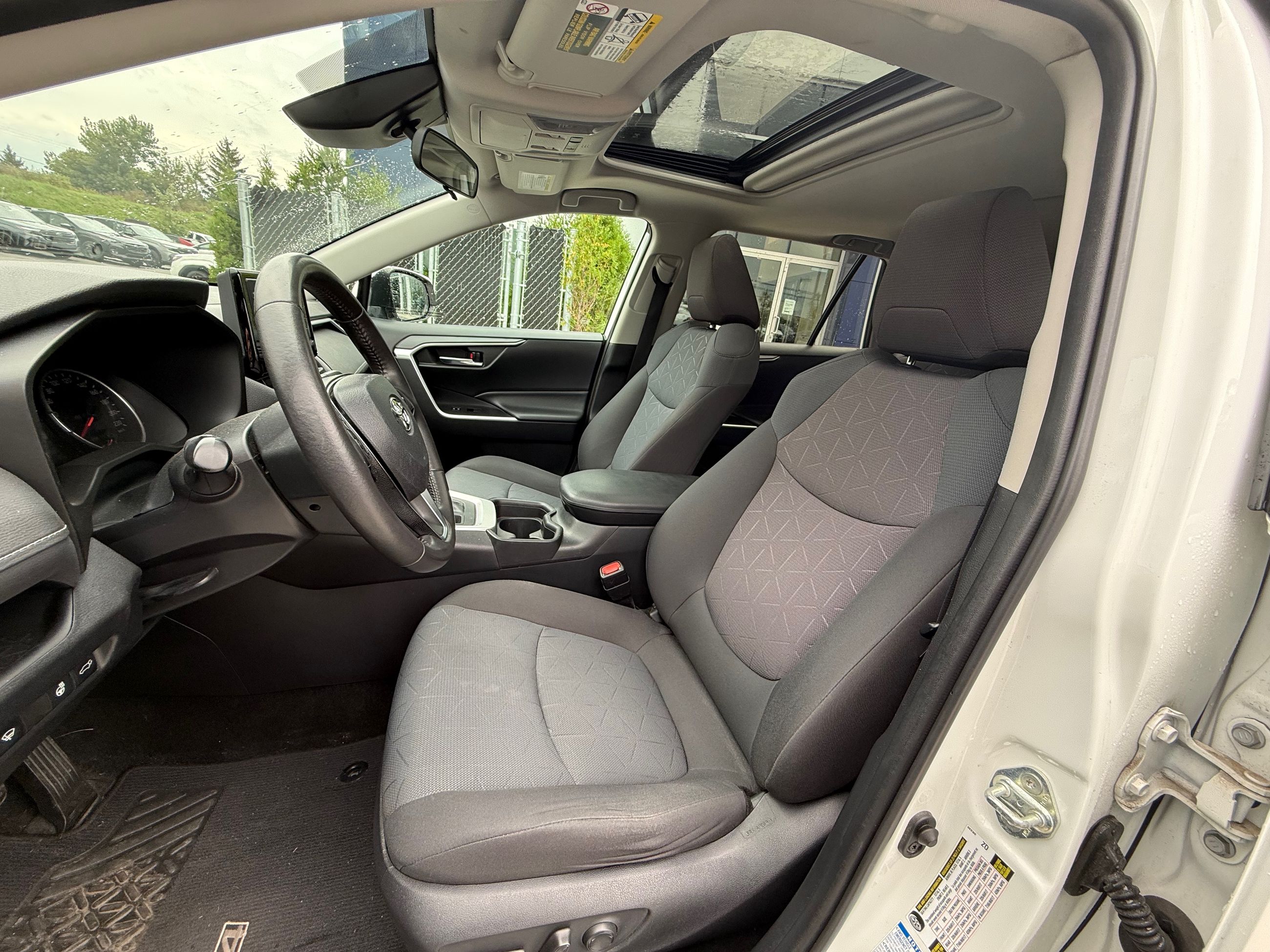 Photo Toyota RAV4 XLE,AWD,CAMÉRA DE RECUL,BANC CHAUFFANT 2019 #6