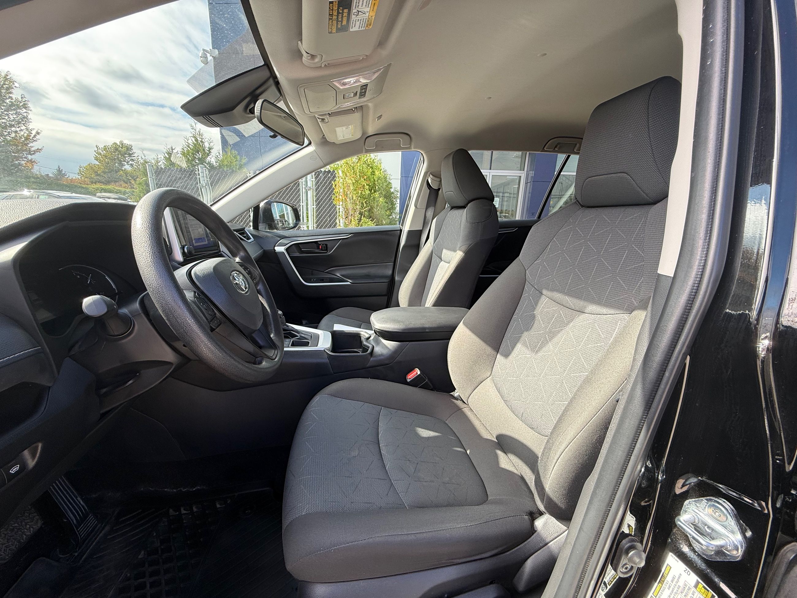 Photo Toyota RAV4 LE,AWD,CAMÉRA DE RECUL,BANC CHAUFFANT 2024 #5