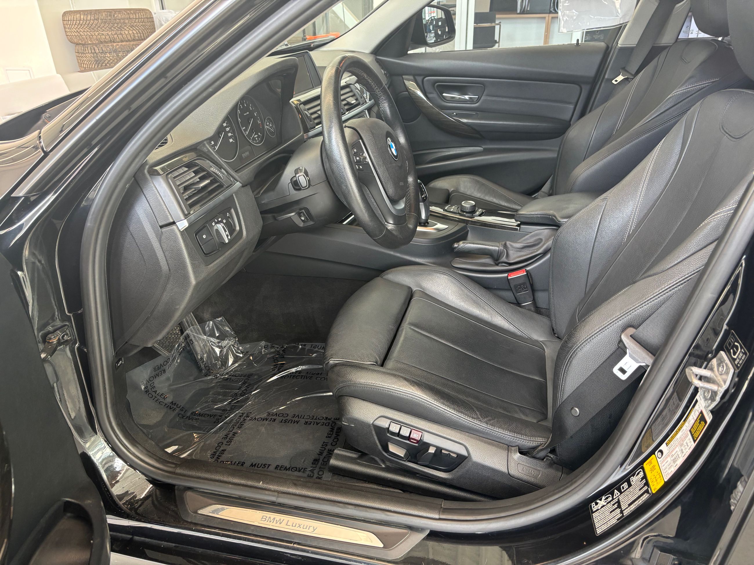 BMW 3 Series 320i xDrive INTERIEUR DE CUIR TOIT OUVRANT 2015 FINANCEMENT FACILE