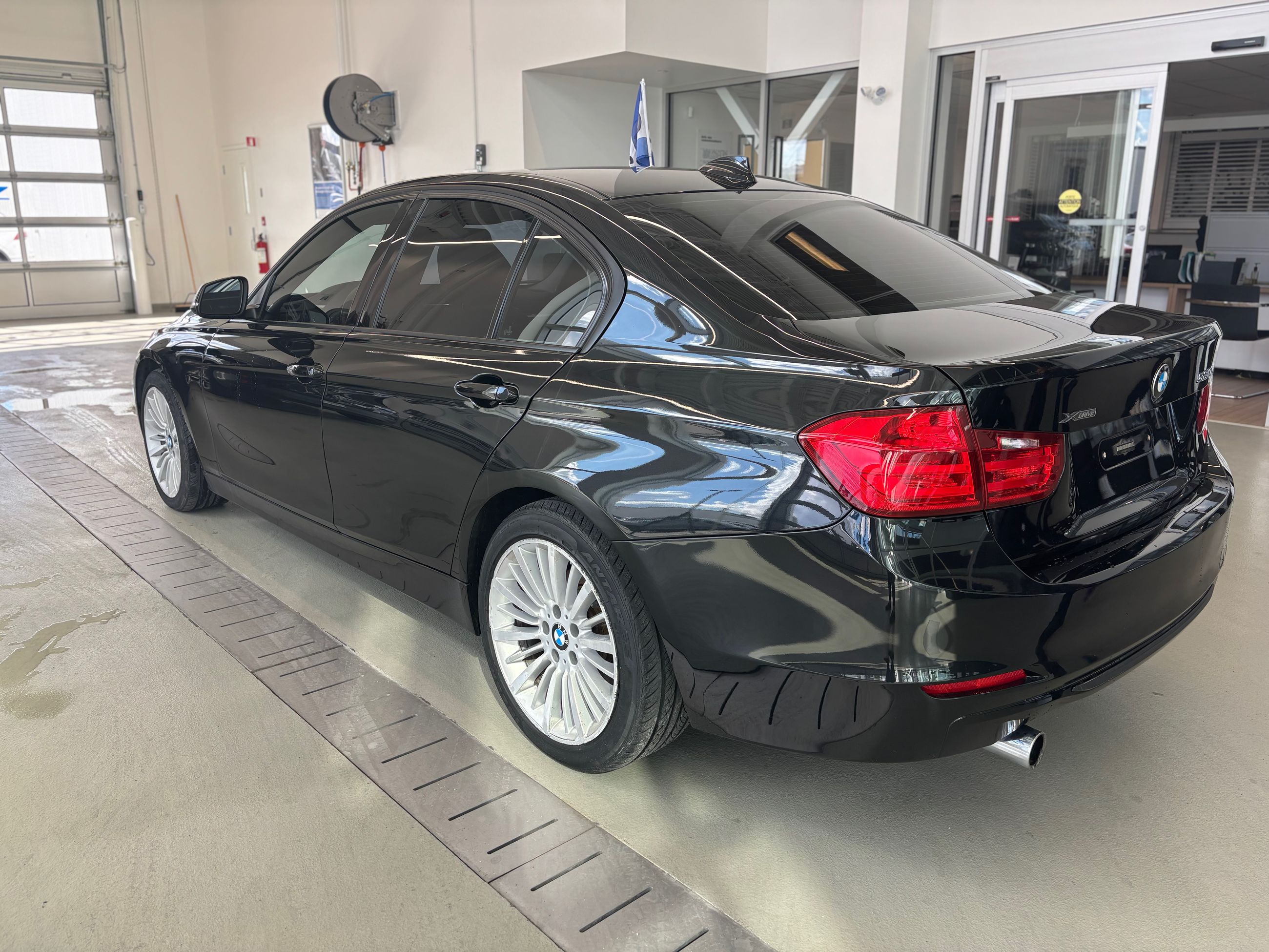 BMW 3 Series 320i xDrive INTERIEUR DE CUIR TOIT OUVRANT 2015 FINANCEMENT FACILE