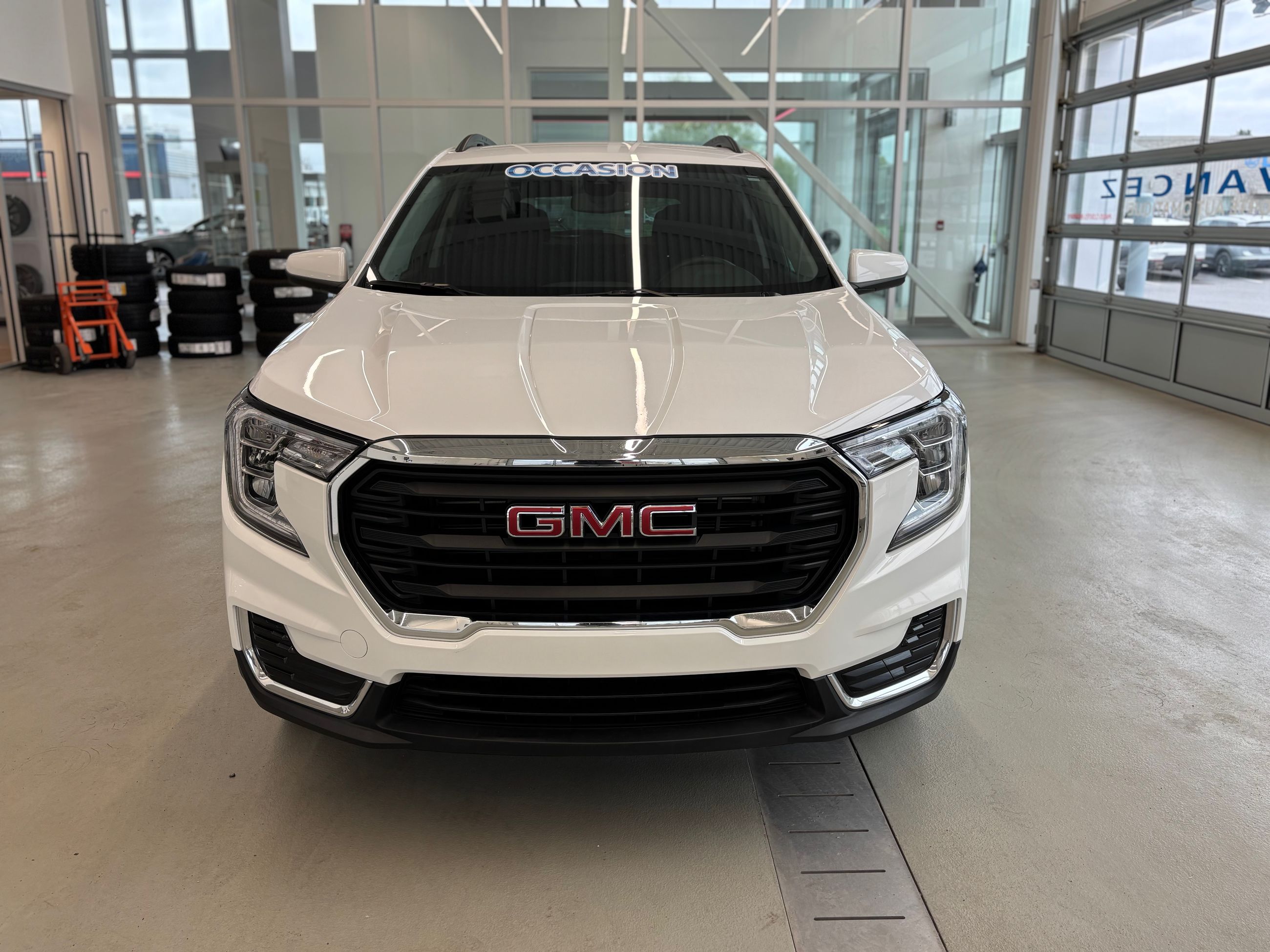 GMC Terrain SLE AWD SIEGES CHAUFFANT CARPLAY 2023 JAMAIS ACCIDENTÉ