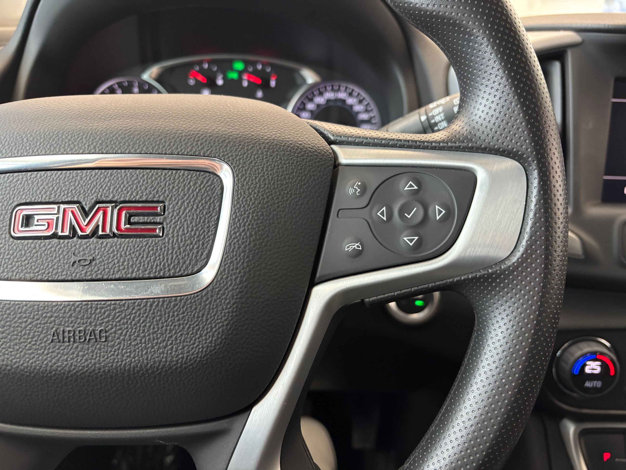 GMC Terrain SLE AWD SIEGES CHAUFFANT CARPLAY 2023 JAMAIS ACCIDENTÉ