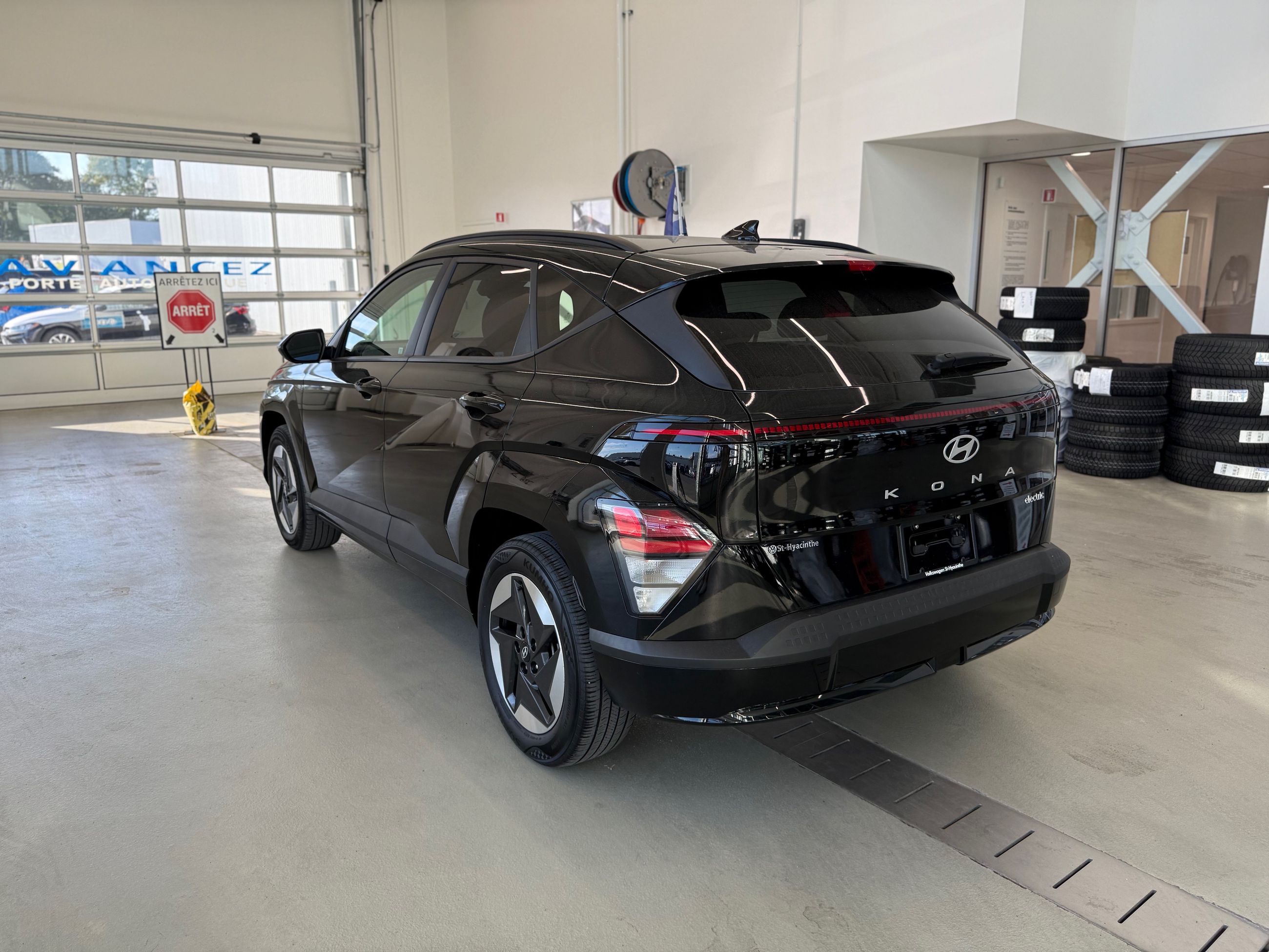 Hyundai KONA ELECTRIC Preferred JAMAIS ACCIDENTÉ 2024 FINI LES $$$ EN ESSENCE