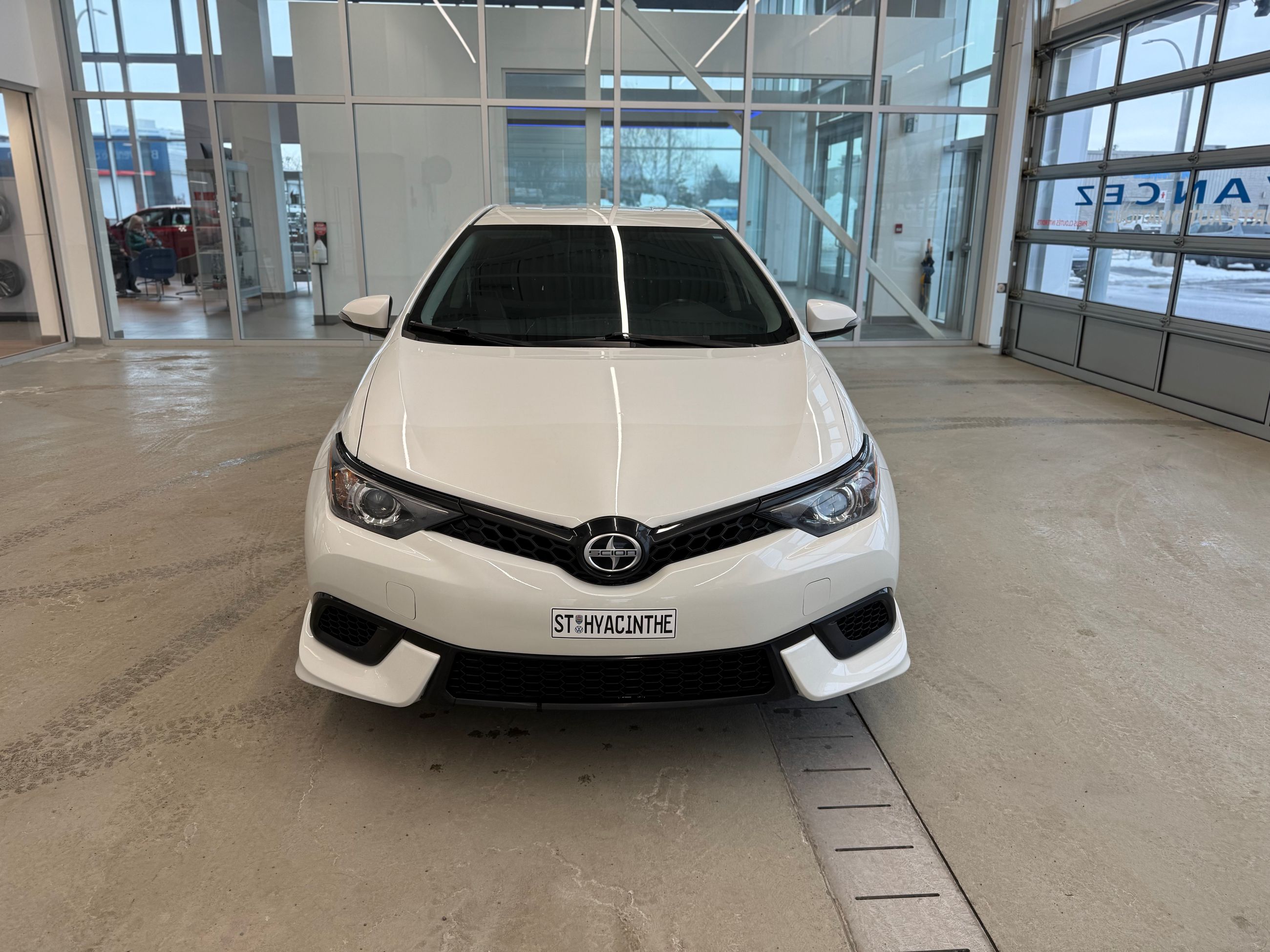 Scion iM Base 2016