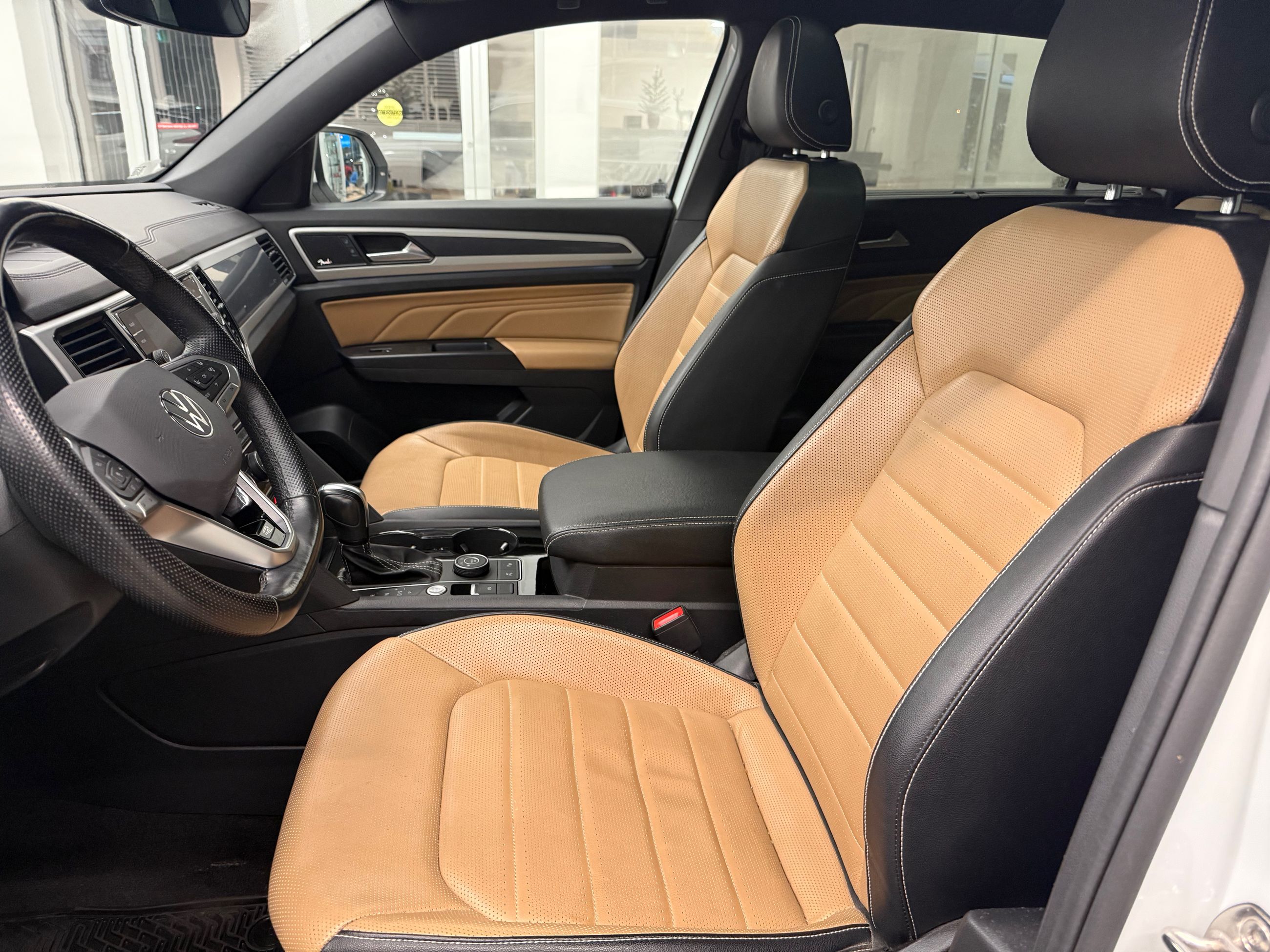 Volkswagen Atlas Cross Sport Execline INTERIEUR DE CUIR 2021 POSSIBILITÉ DE 3.99%
