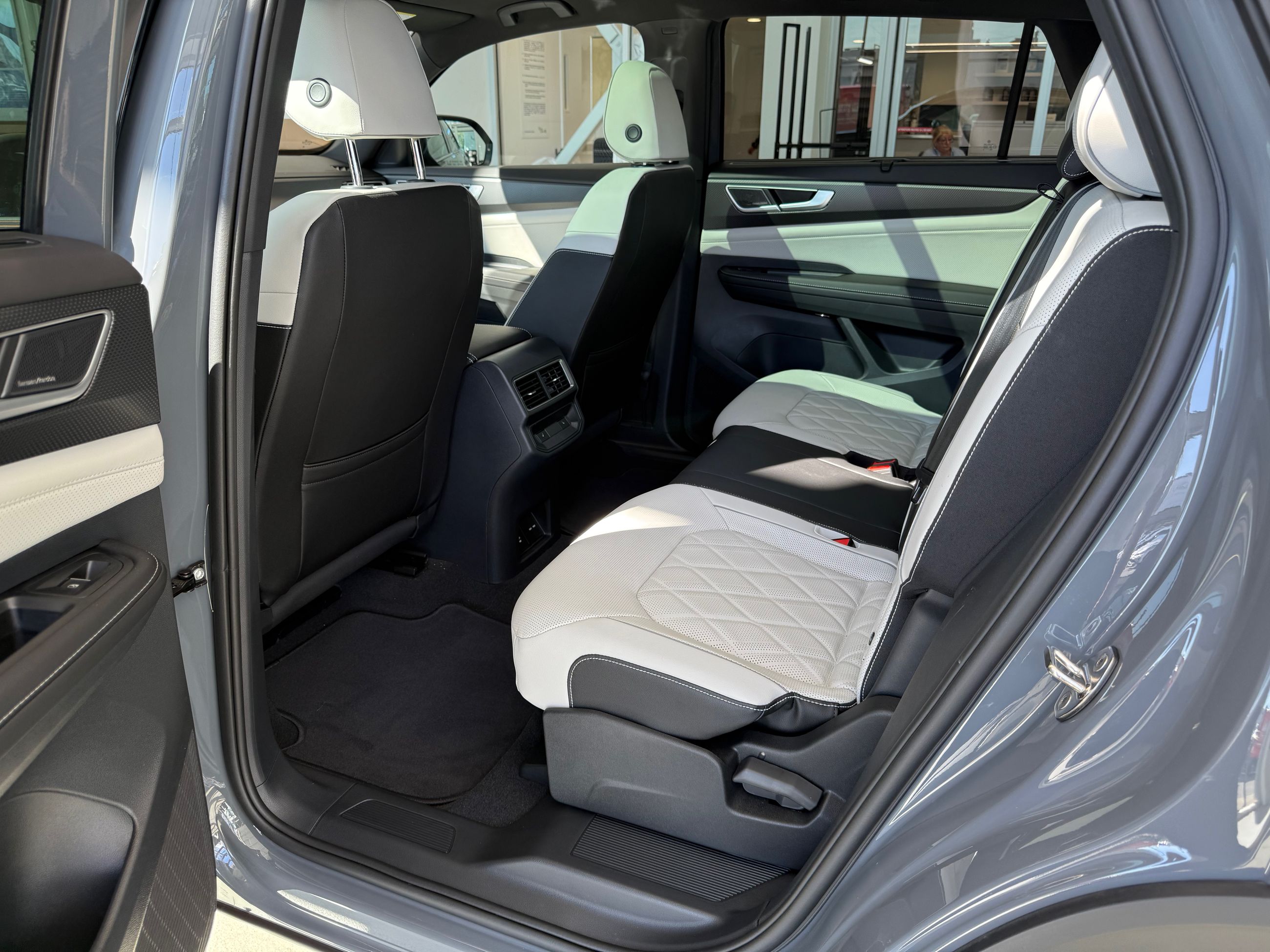 2025 Volkswagen Atlas Cross Sport Execline DEMO SPECIAL