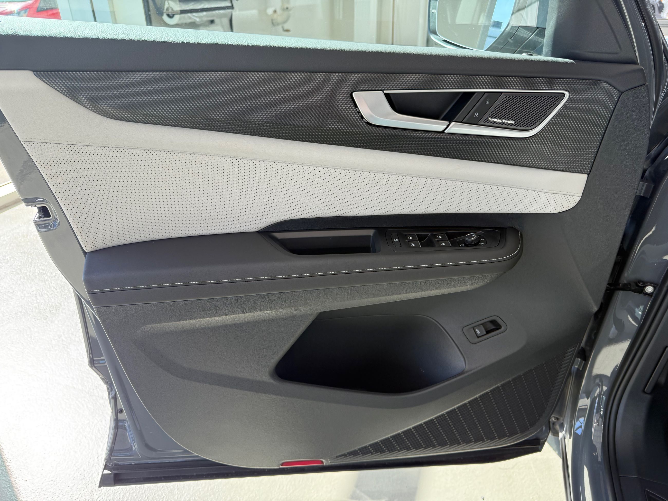 2025 Volkswagen Atlas Cross Sport Execline DEMO SPECIAL