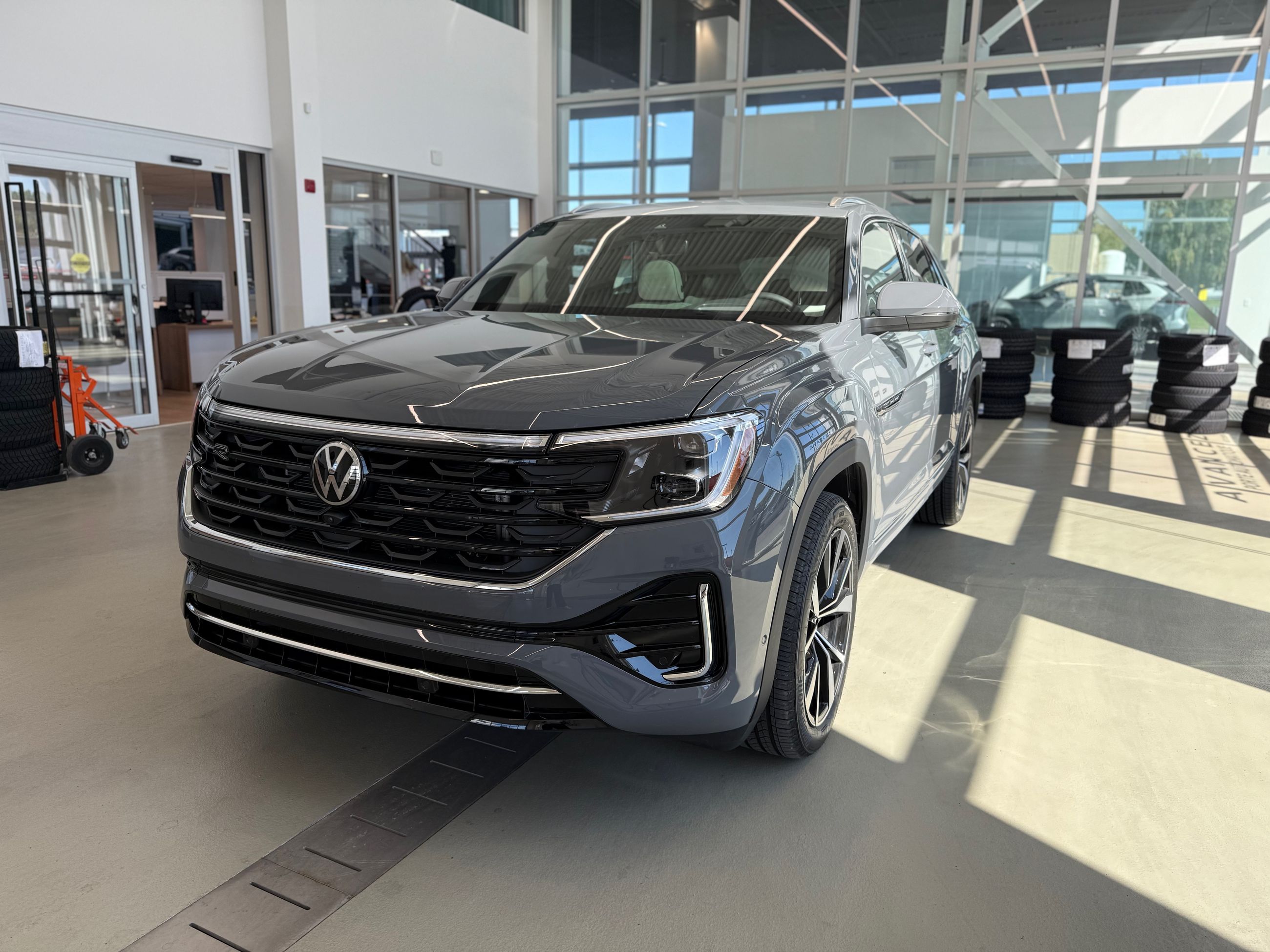 2025 Volkswagen Atlas Cross Sport Execline DEMO SPECIAL