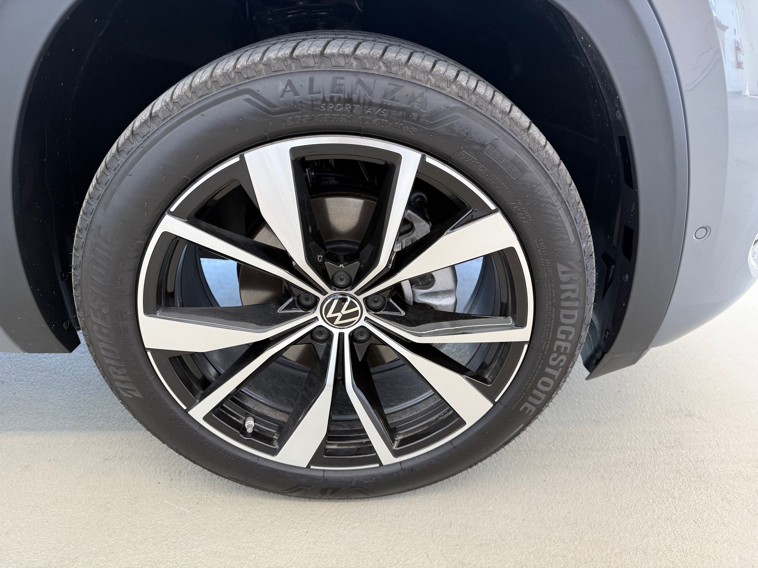 2025 Volkswagen Atlas Cross Sport Execline DEMO SPECIAL