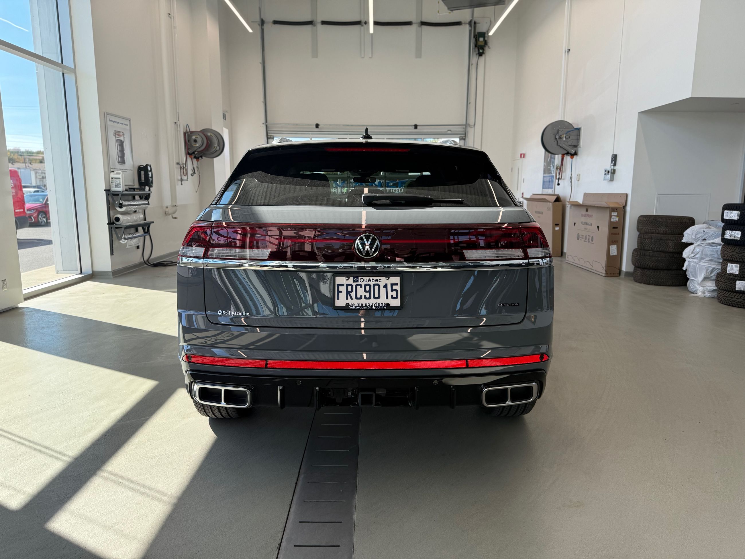 2025 Volkswagen Atlas Cross Sport Execline DEMO SPECIAL
